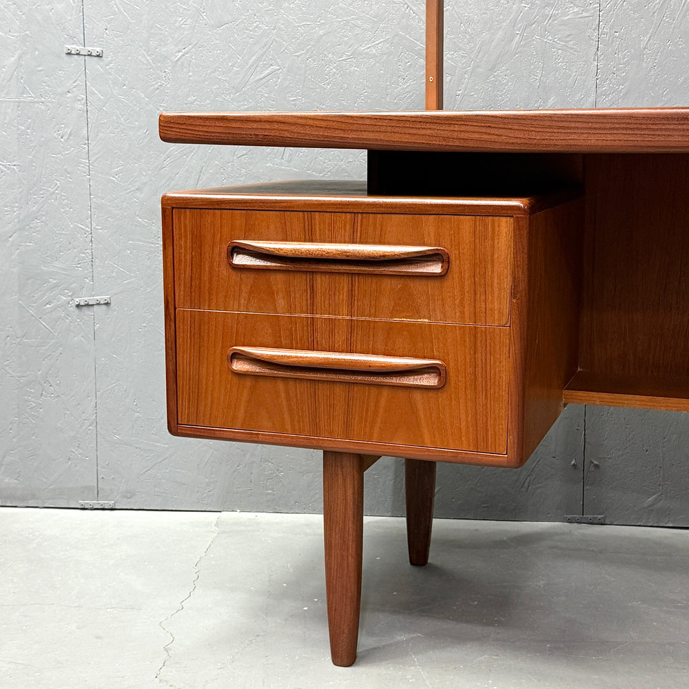 
                      
                        G-PLAN(ジープラン) / DRESSER ドレッサー (501)
                      
                    