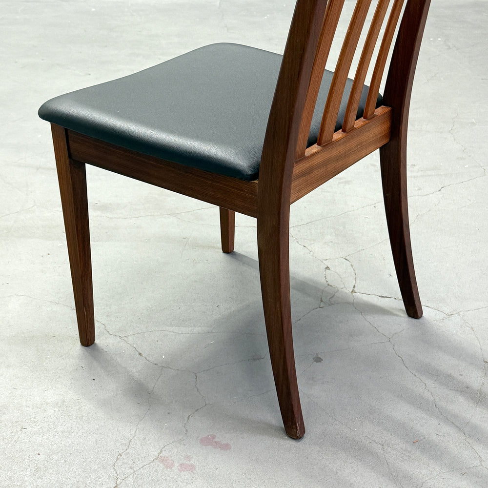 
                      
                        G-PLAN(ジープラン) / DINING CHAIR スラットバックチェア (404)
                      
                    