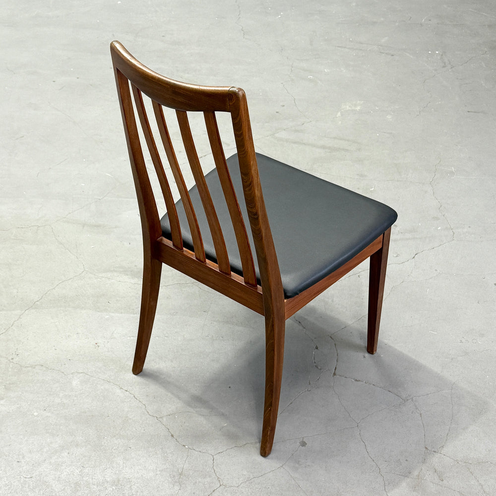 
                      
                        G-PLAN(ジープラン) / DINING CHAIR スラットバックチェア (403)
                      
                    