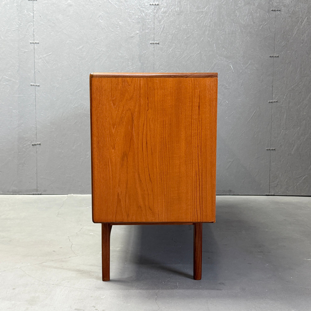 
                      
                        G-PLAN(ジープラン) / Fresco Sideboard フレスコ サイドボード (501)
                      
                    