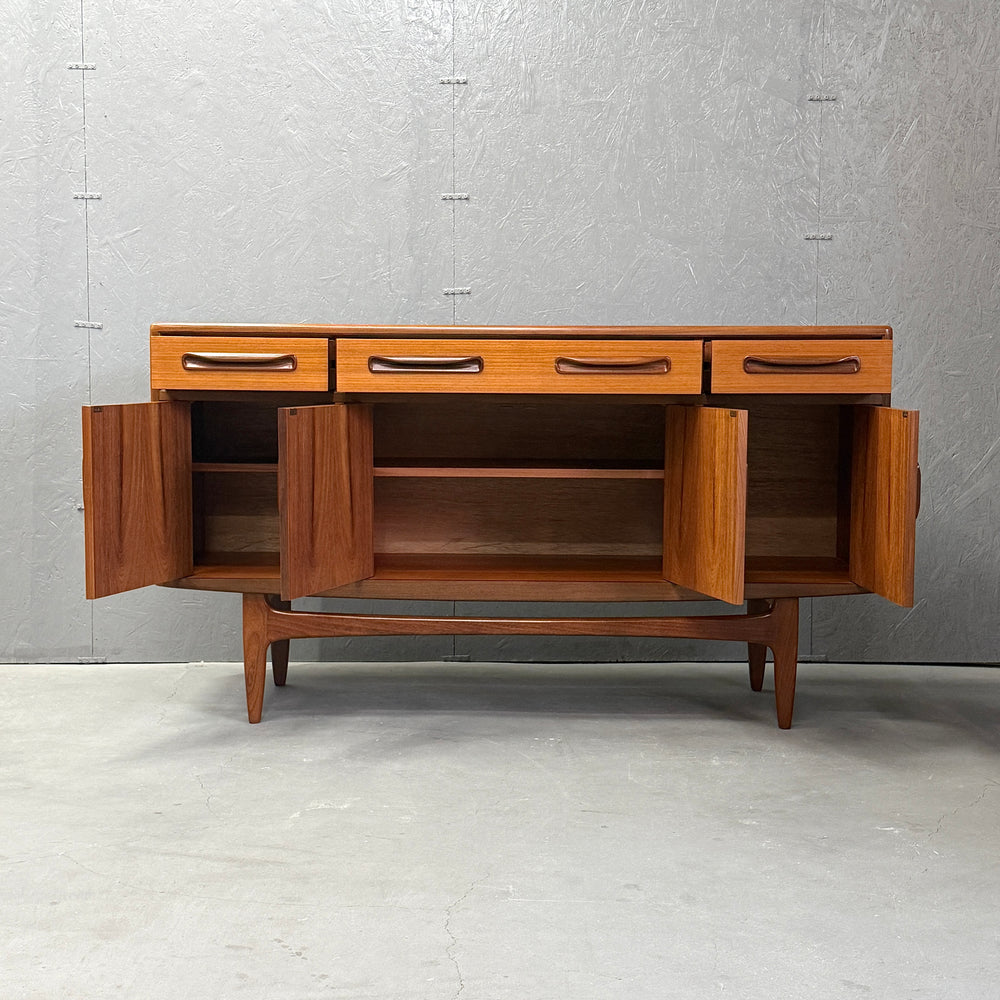 
                      
                        G-PLAN(ジープラン) / Fresco Sideboard フレスコ サイドボード (501)
                      
                    