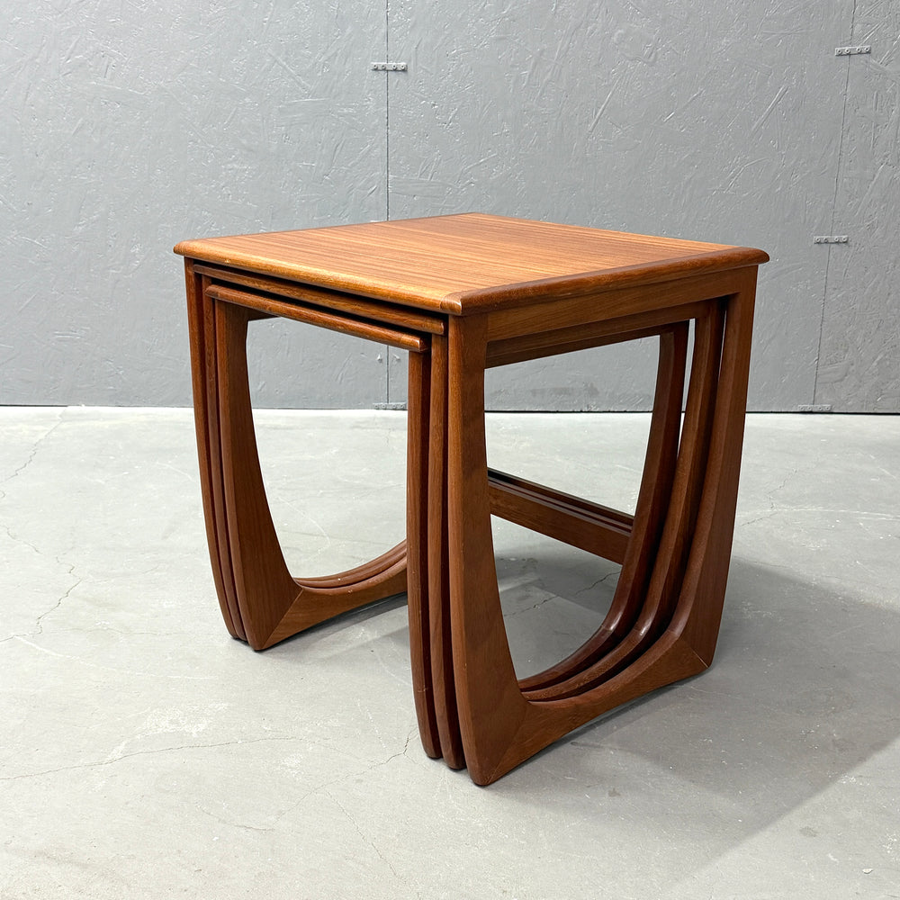 
                      
                        SUNELM Products (サンエルム・プロダクツ)
/ Teak Nest of Table チーク ネストテーブル
                      
                    