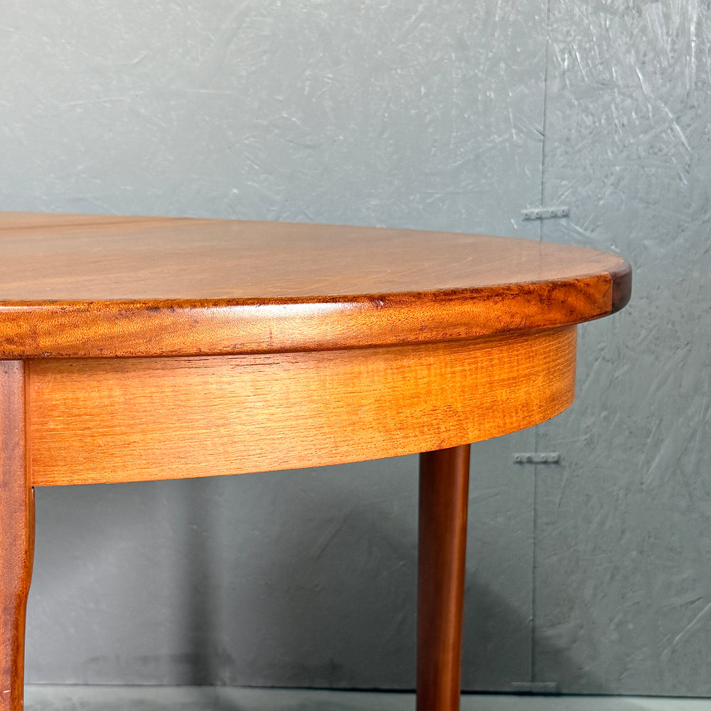
                      
                        VINTAGE TEAK OVAL TABLE チークオーバルテーブル (401)
                      
                    