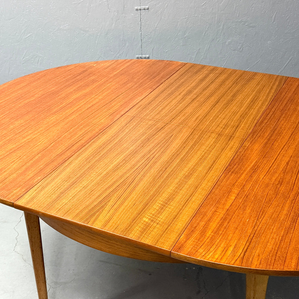 
                      
                        SUTCLIFFE OF TODMORDEN / Extension round table エクステンション ラウンドテーブル(501)
                      
                    