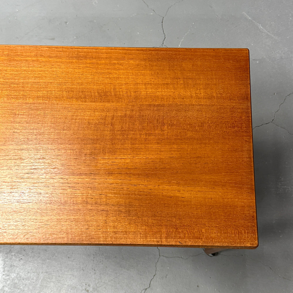 
                      
                        A.H.McINTOSH(マッキントッシュ) / Nest table ネストテーブル (402)
                      
                    