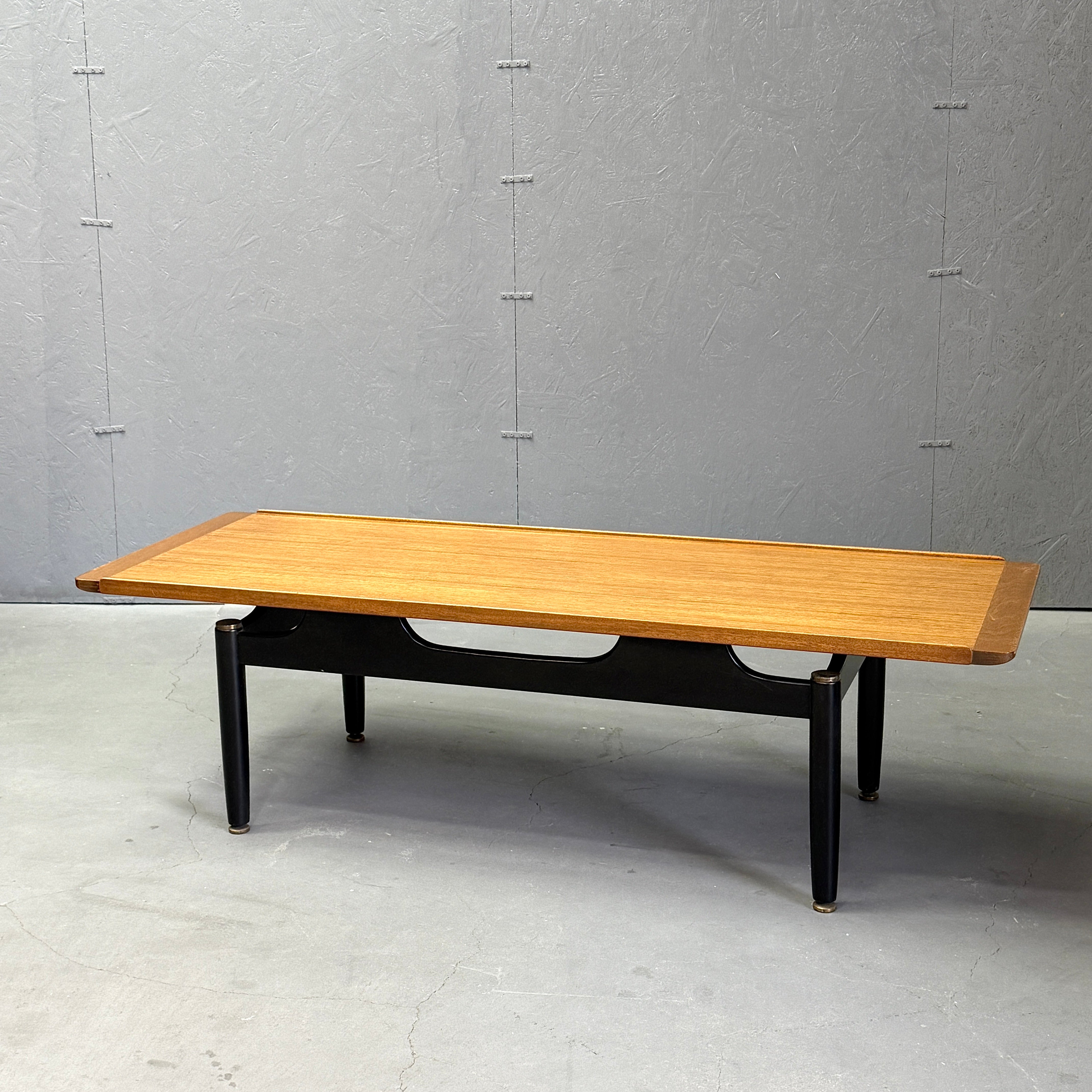 G-PLAN(ジープラン) / Tola & Black Coffee table (501) – NONOR FURNITURE