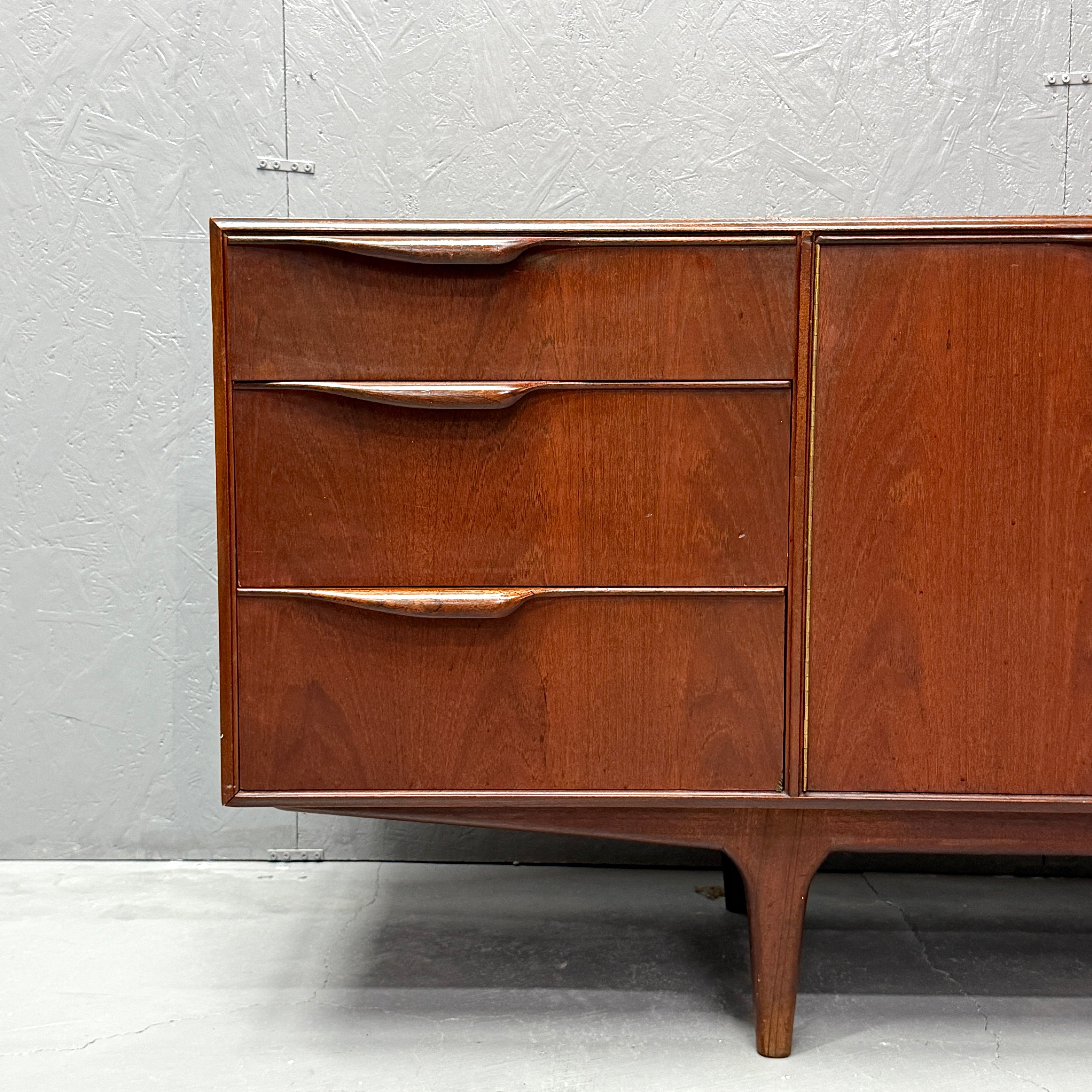 A.H.McINTOSH(マッキントッシュ) / DUNVEGAN Sideboard (401) – NONOR
