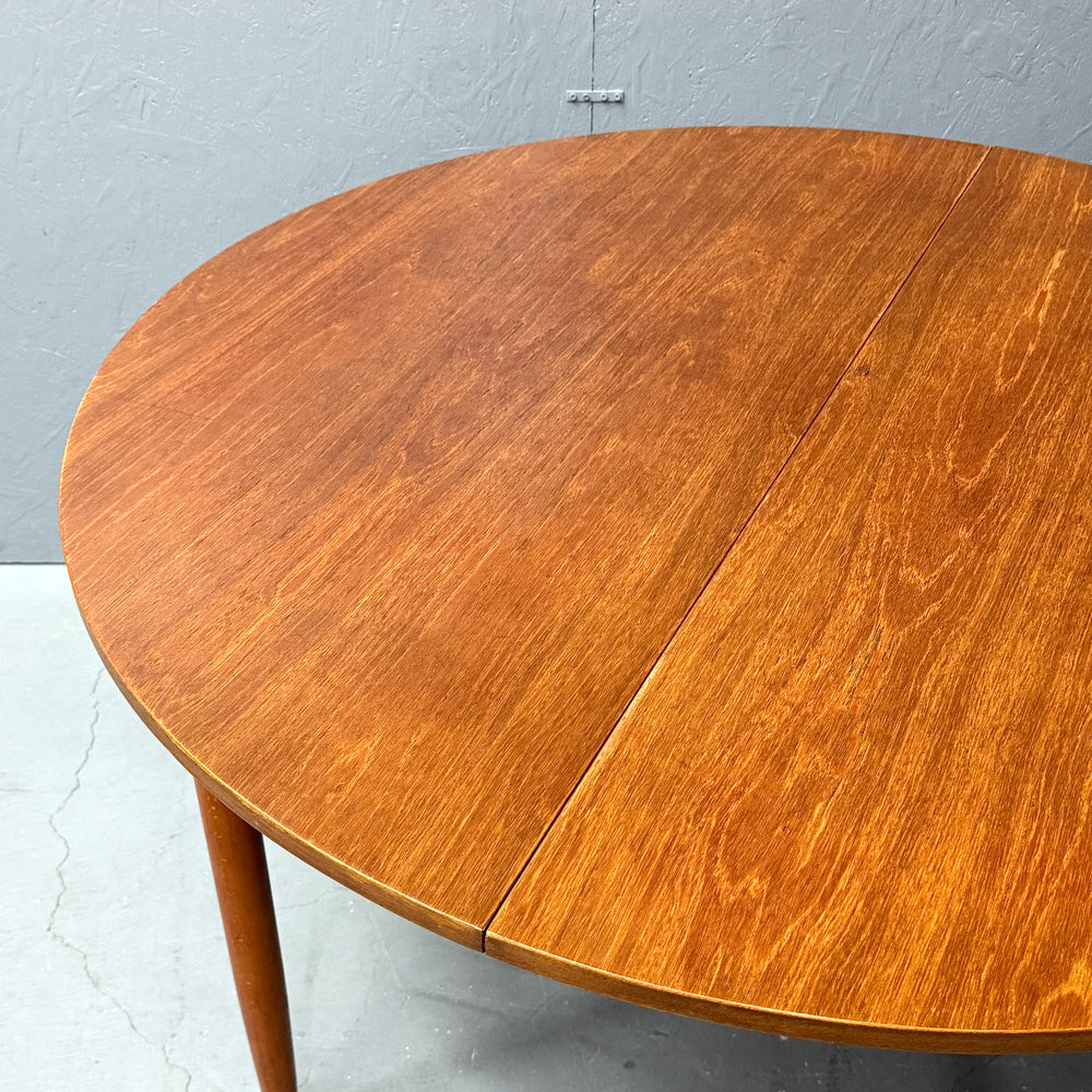 
                      
                        TEAK EXTENSION ROUND TABLE チークラウンドテーブル (501)
                      
                    