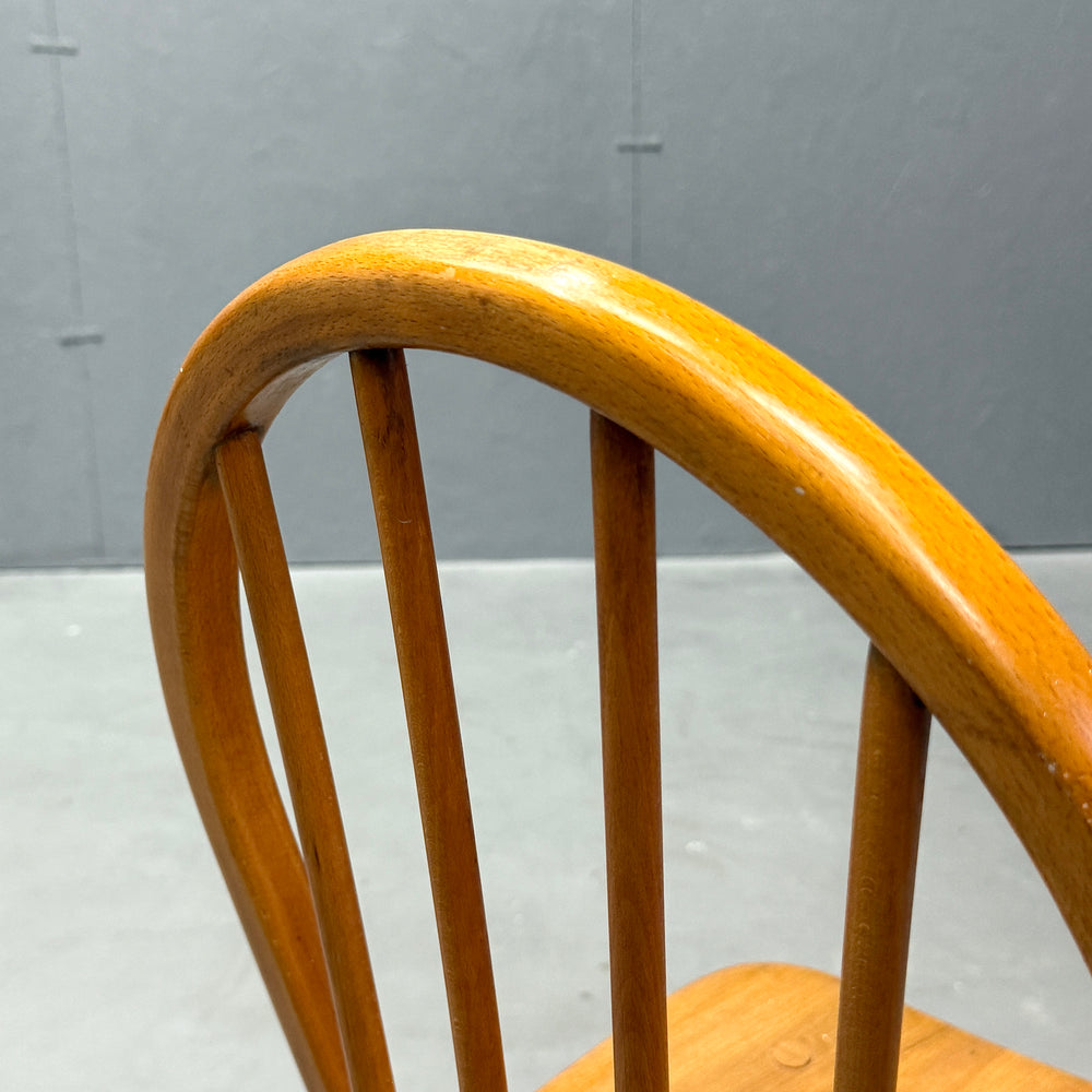 
                      
                        ERCOL(アーコール) / HOOP BACK CHAIR 4本 フープバックチェア (401)
                      
                    