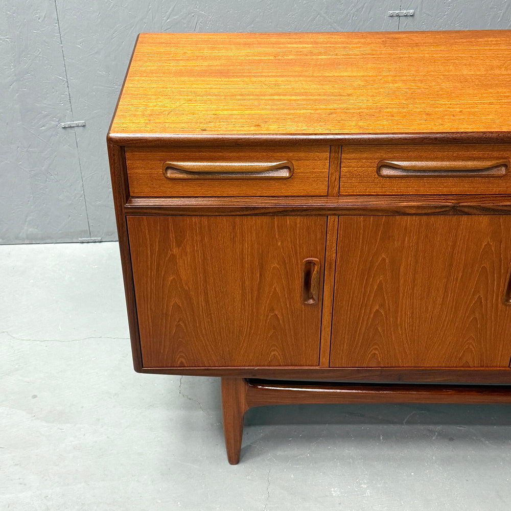 
                      
                        G-PLAN(ジープラン) / Fresco Sideboard フレスコ サイドボード (502)
                      
                    