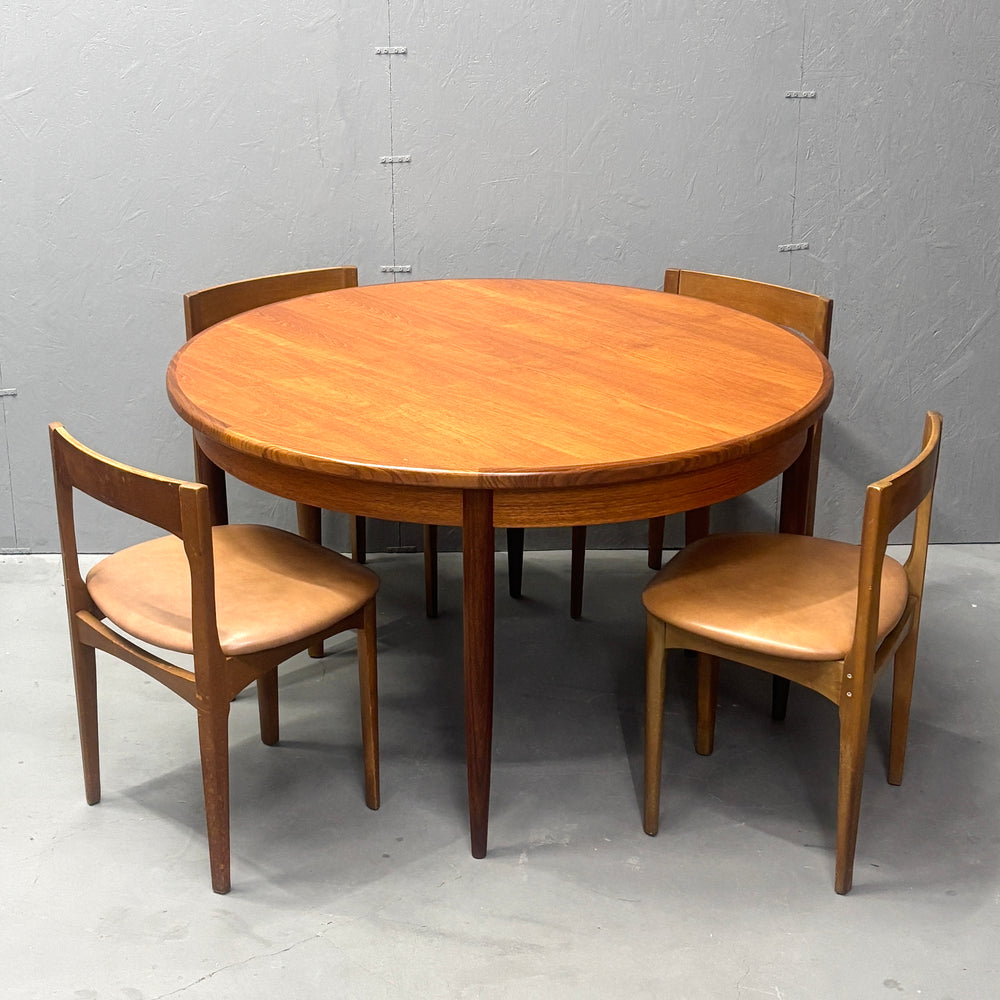 
                      
                        Nathan(ネイサン) / DINING CHAIR ダイニングチェア (402)
                      
                    