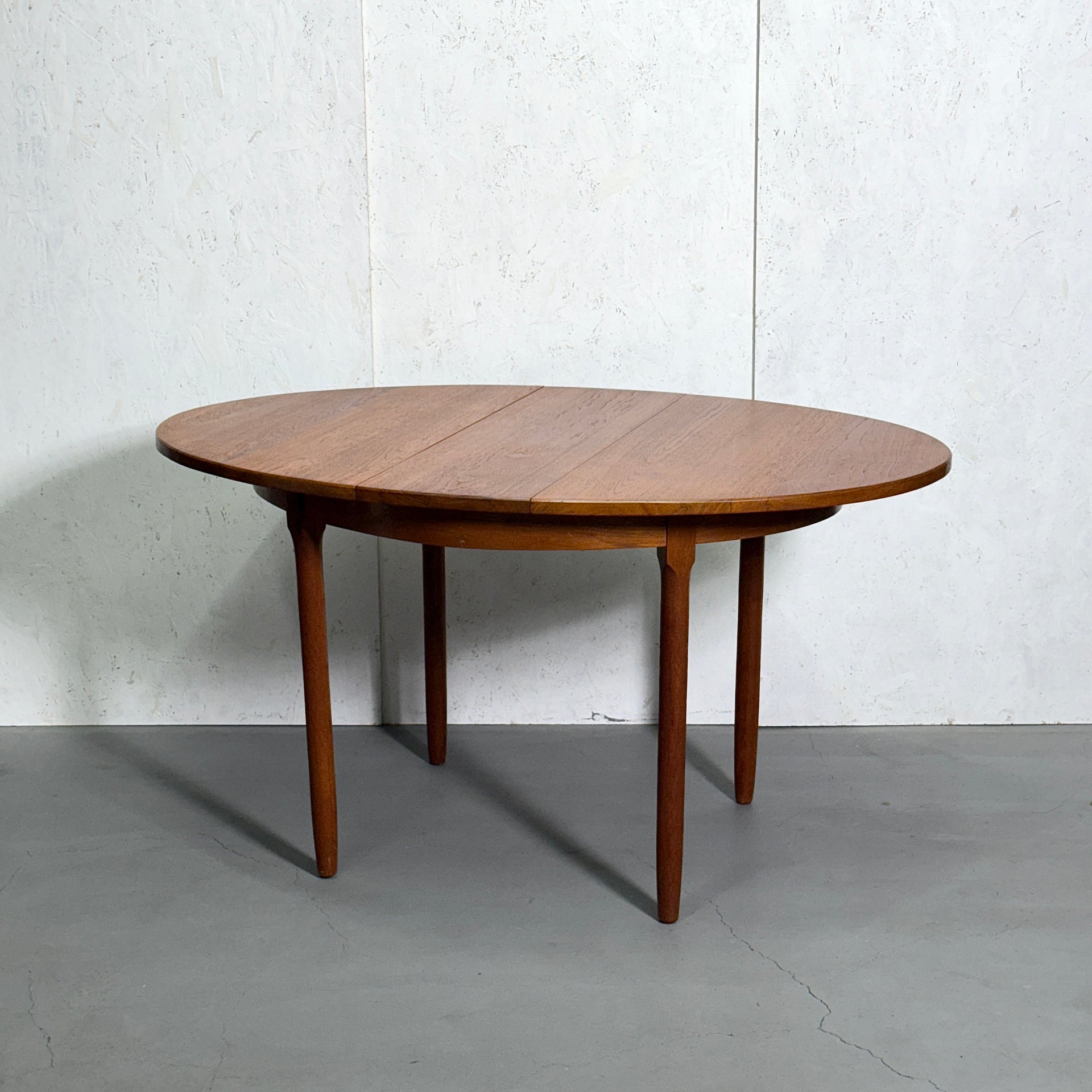 VINTAGE TEAK OVAL TABLE チークオーバルテーブル (303) – NONOR FURNITURE
