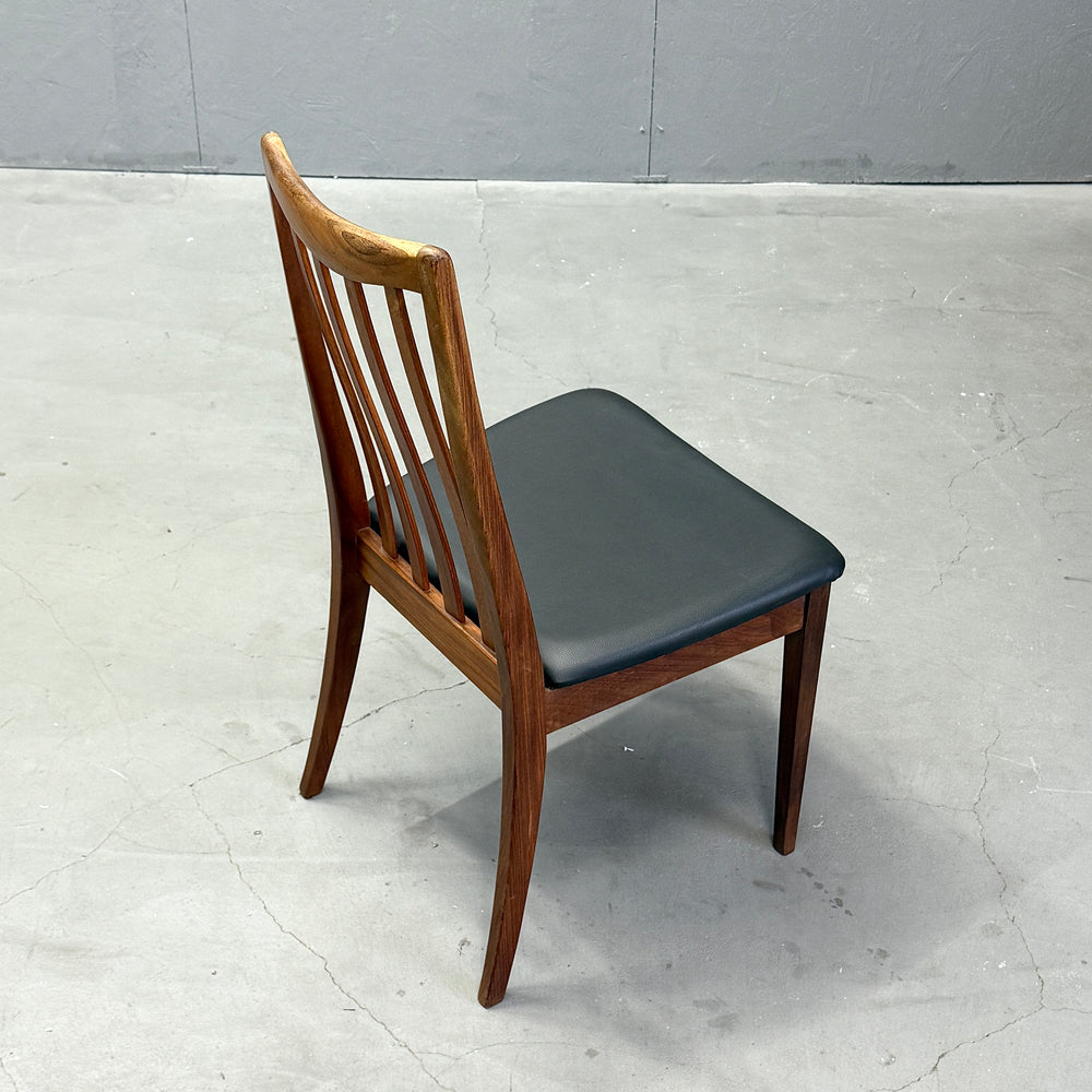 
                      
                        G-PLAN(ジープラン) / DINING CHAIR スラットバックチェア (401)
                      
                    