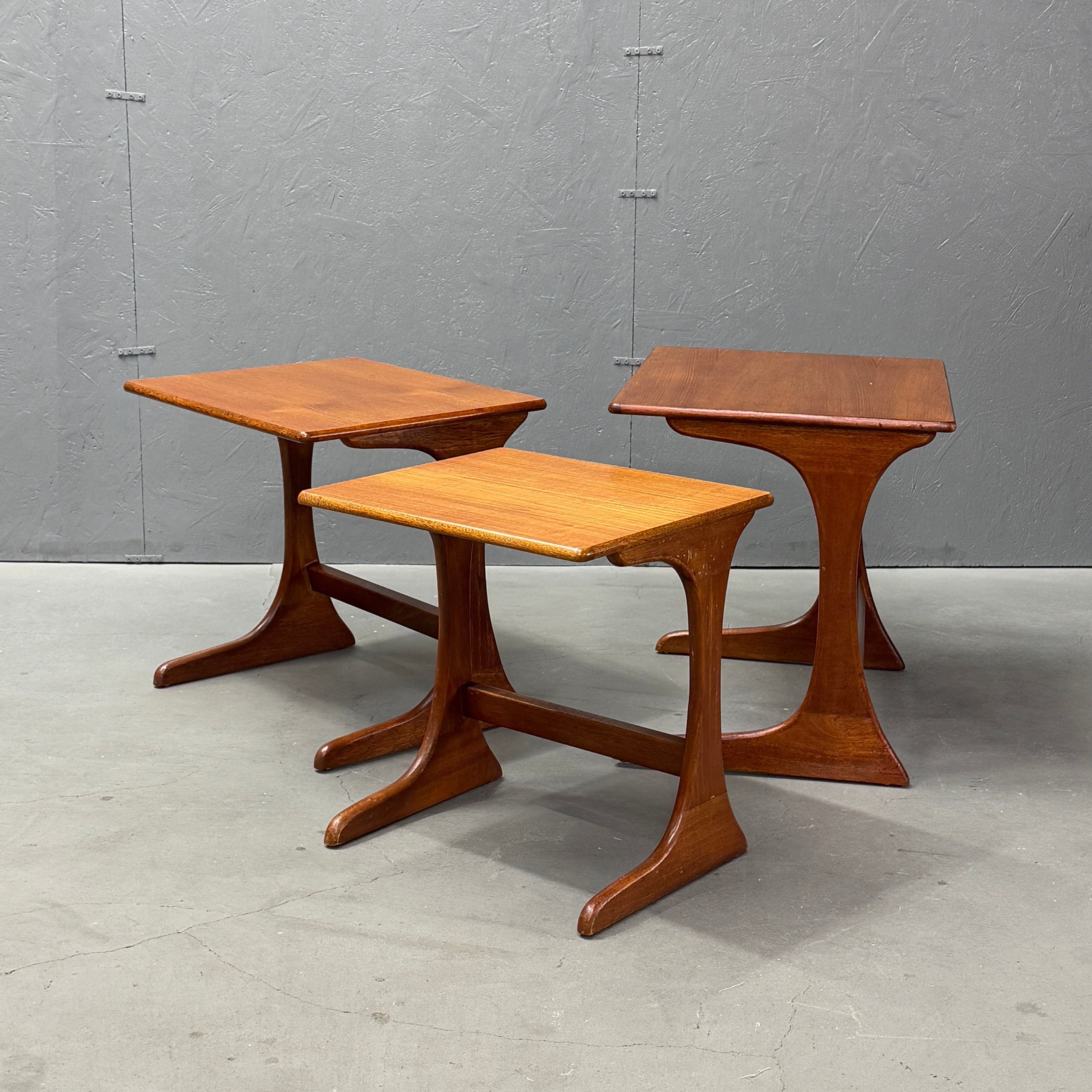 Jentique(ジェンティーク) / ヴィンテージ ネストテーブル Jentique(ジェンティーク) / VINTAGE NEST TABLE ネストテーブル