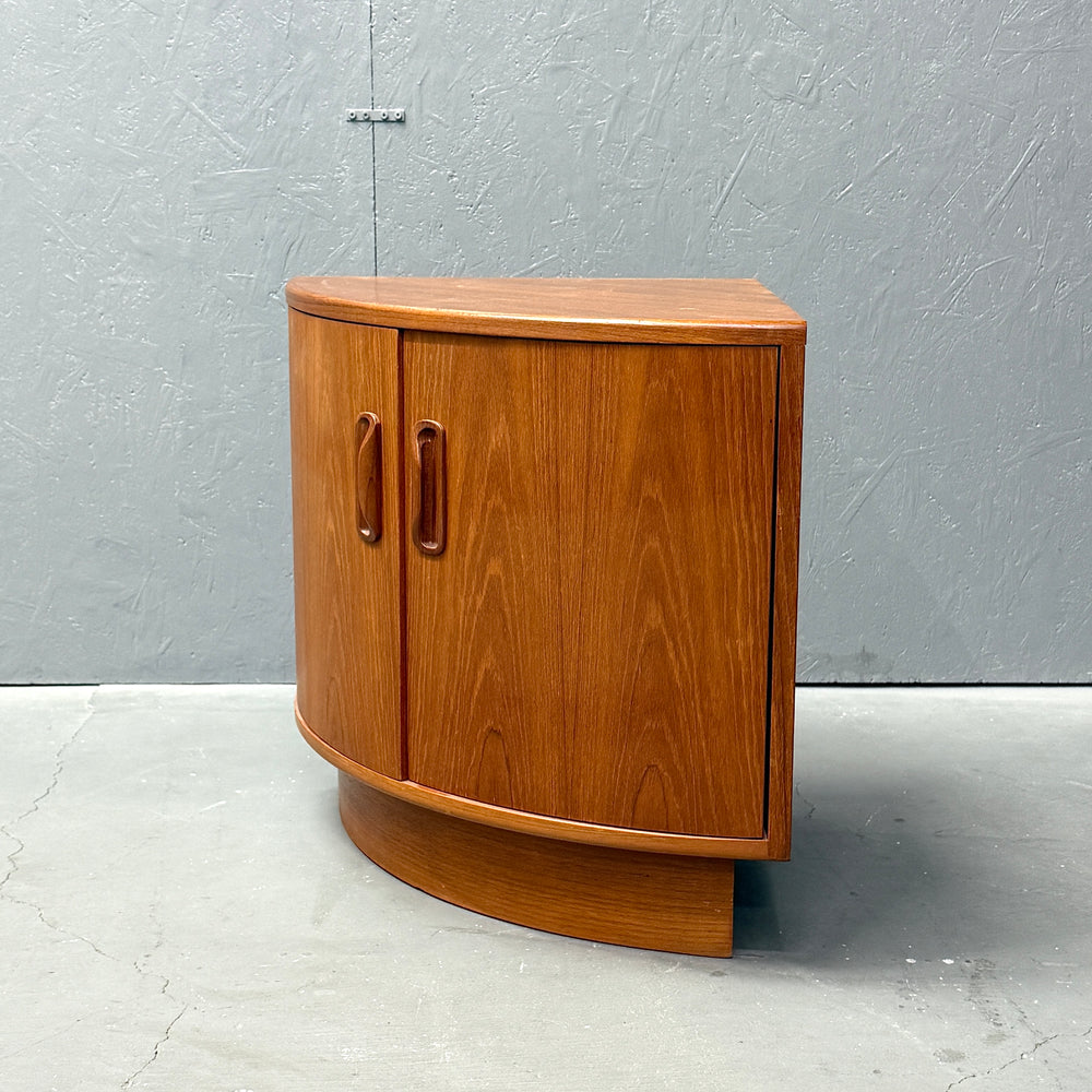 
                      
                        G-PLAN(ジープラン) / Frsco CONER CABINET フレスコ コーナーキャビネット
                      
                    