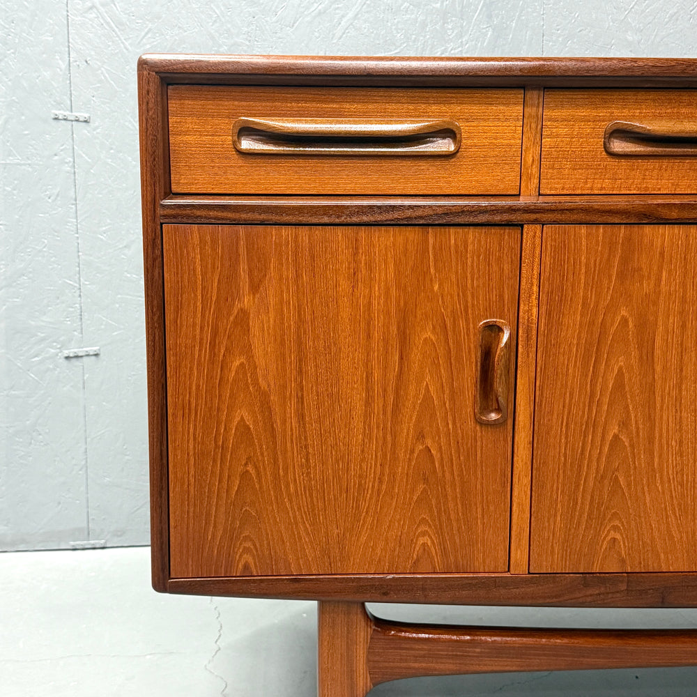 
                      
                        G-PLAN(ジープラン) / Fresco Sideboard フレスコ サイドボード (502)
                      
                    