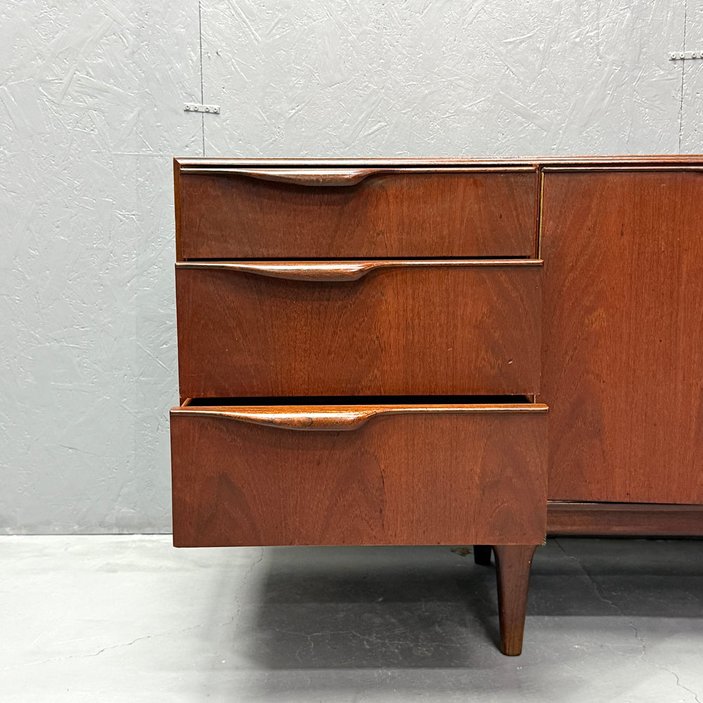 
                      
                        A.H.McINTOSH(マッキントッシュ) /  DUNVEGAN Sideboard (401)
                      
                    