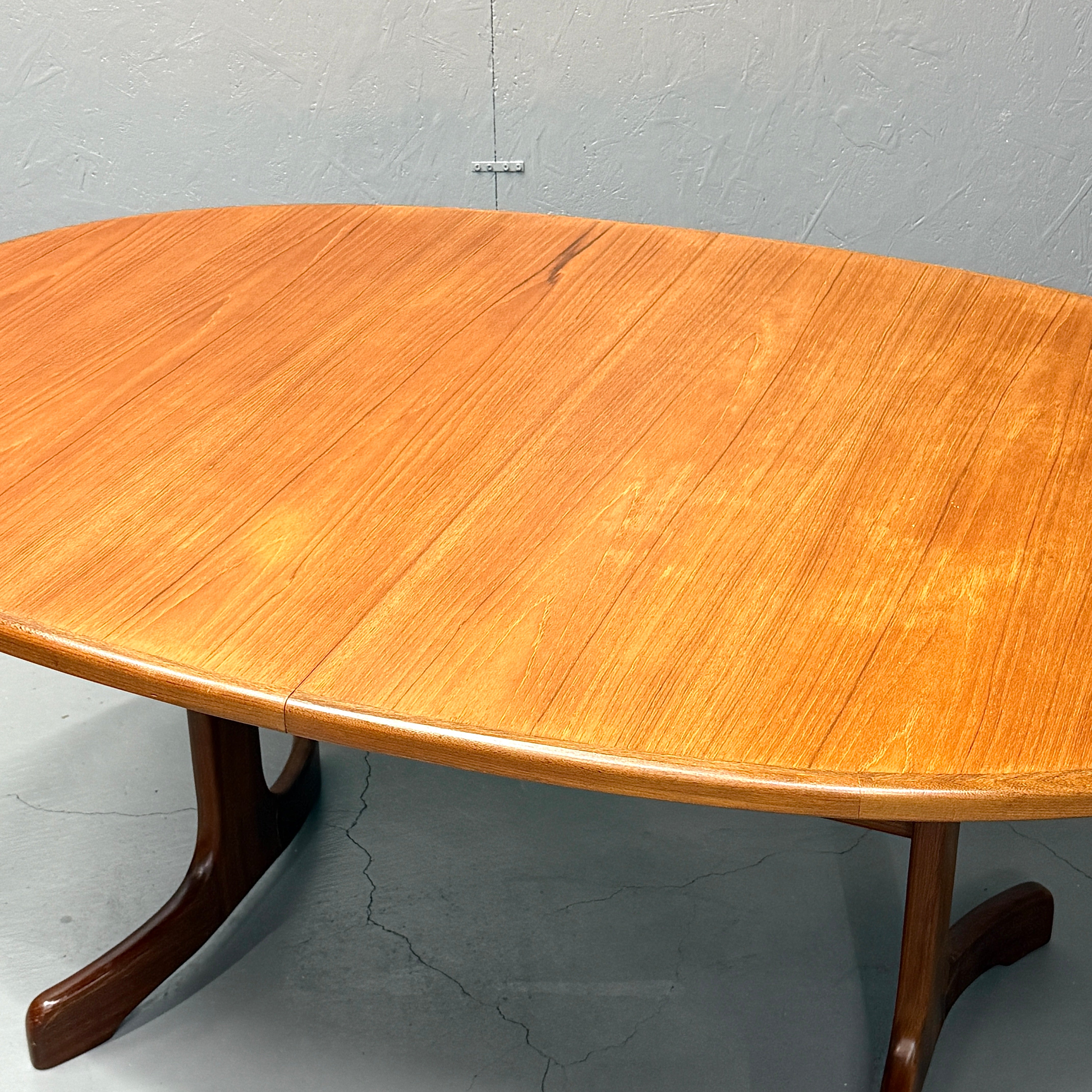 G-PLAN(ジープラン)ホエールレッグ オーバルダイニングテーブル (301) G-PLAN(ジープラン) / WHALE TAILE OVAL TABLE ホエールレッグ