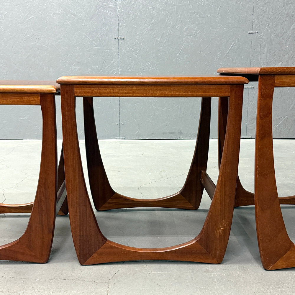 
                      
                        SUNELM Products (サンエルム・プロダクツ)
/ Teak Nest of Table チーク ネストテーブル
                      
                    