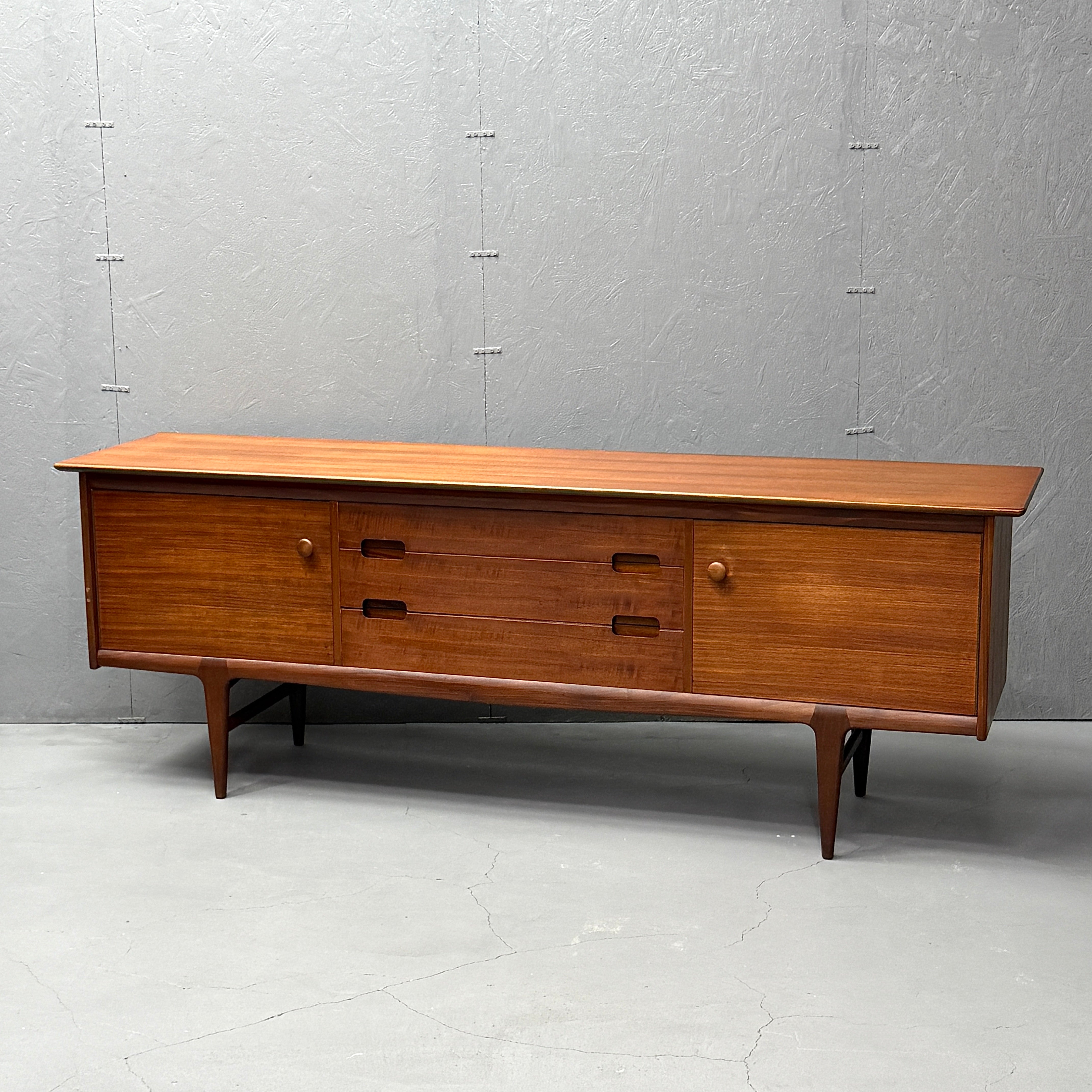 Younger(ヤンガー) / “Fonseca” フォンセカ サイドボード Younger(ヤンガー) / “Fonseca” Sideboard フォンセカ サイドボード