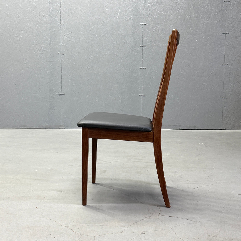 
                      
                        G-PLAN(ジープラン) / DINING CHAIR スラットバックチェア (403)
                      
                    