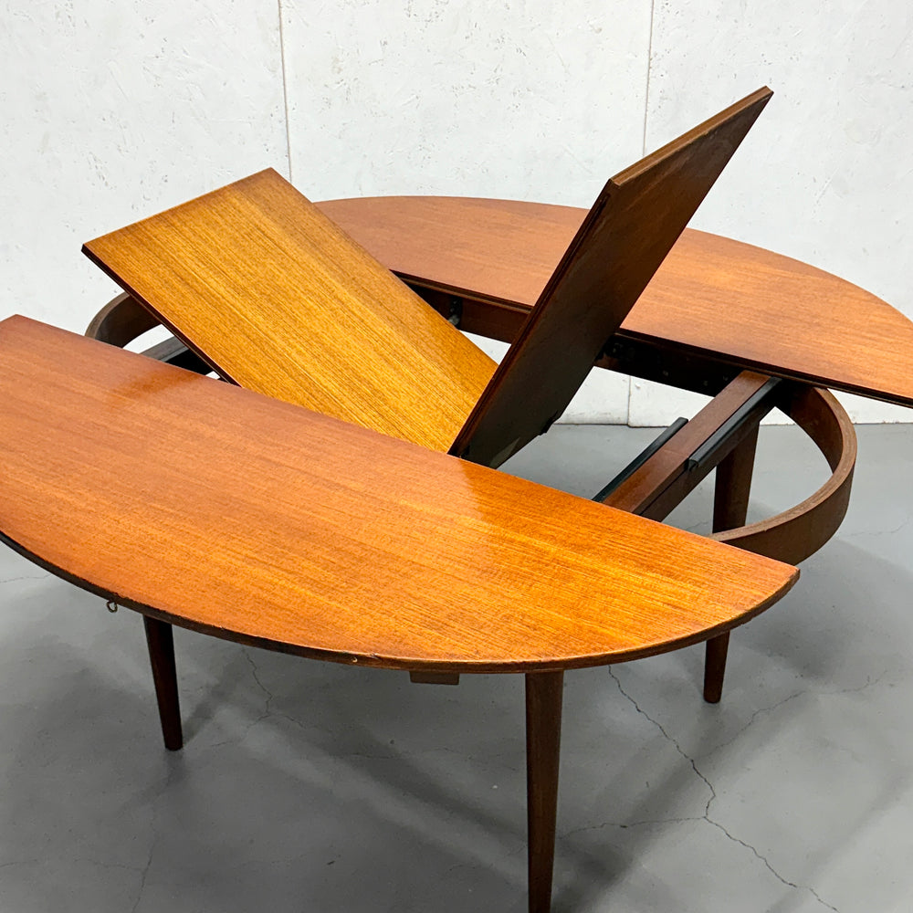 
                      
                        GREAVES & THOMAS / OVAL DINING TABLE オーバルダイニングテーブル (301)
                      
                    