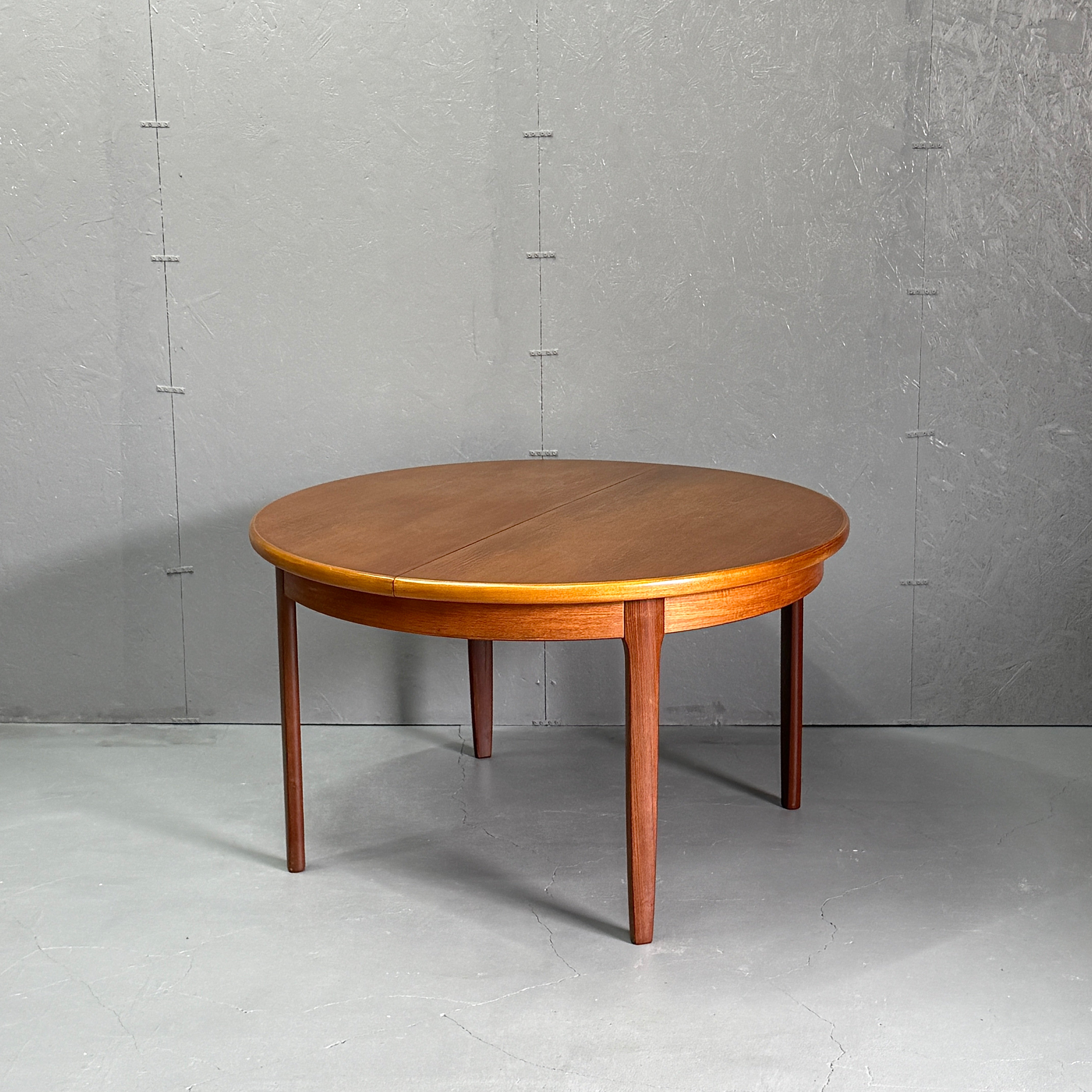 DANISH VINTAGE ROUND TABLE ダニッシュヴィンテージ ラウンドテーブル