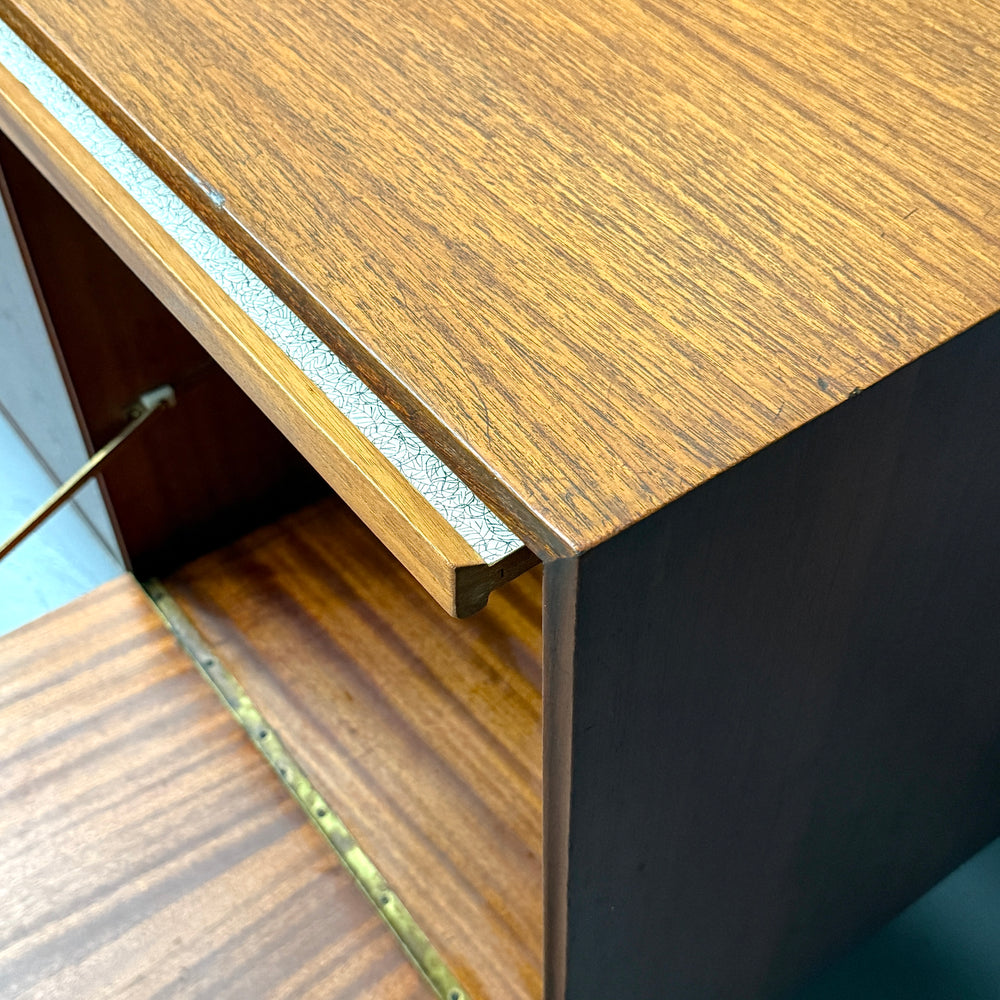 
                      
                        A.H.McINTOSH(マッキントッシュ) /  DUNVEGAN Sideboard (401)
                      
                    