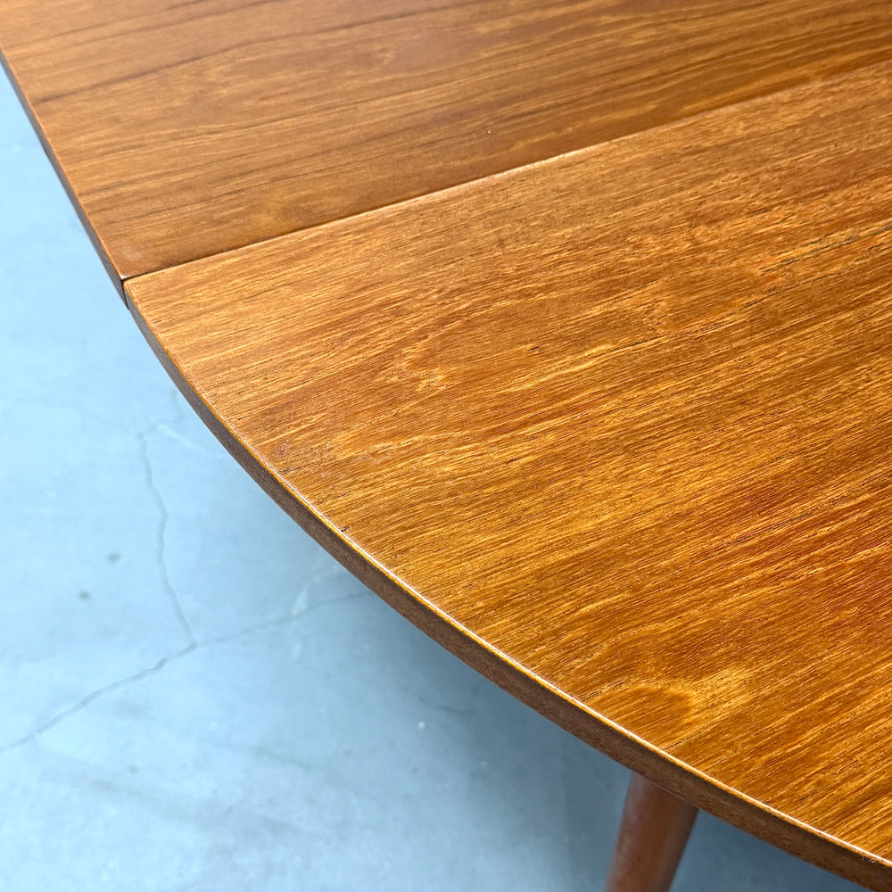 
                      
                        TEAK EXTENSION ROUND TABLE チークラウンドテーブル (501)
                      
                    