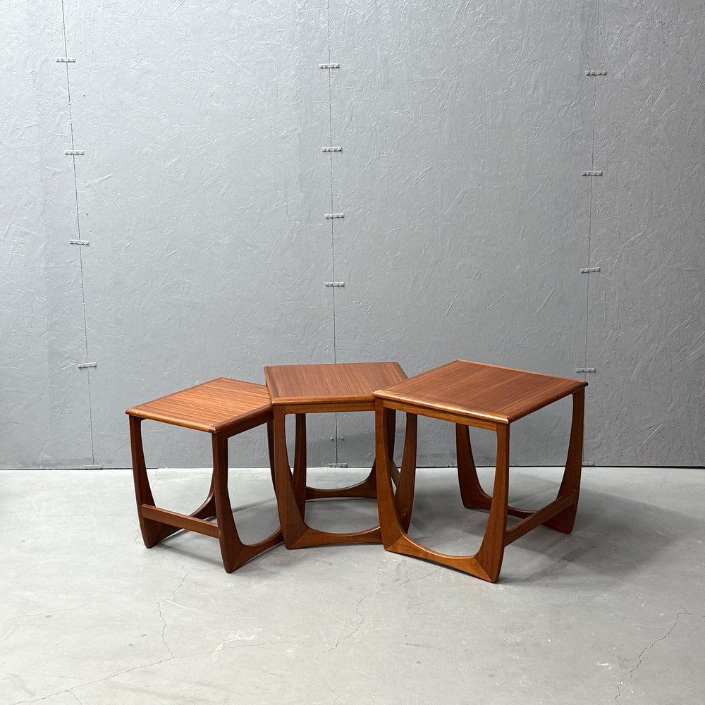 SUNELM Products (サンエルム・プロダクツ)
/ Teak Nest of Table チーク ネストテーブル