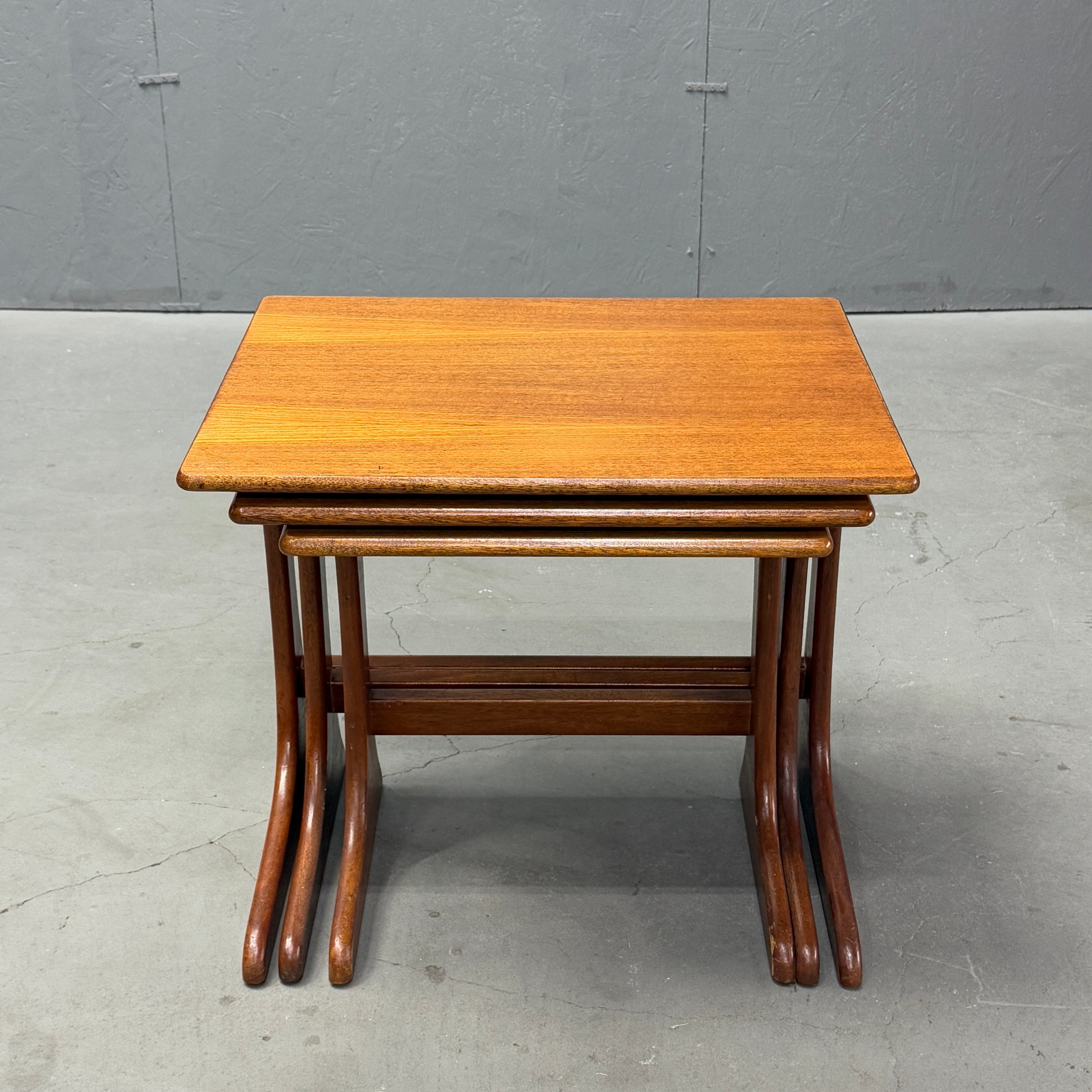 Jentique(ジェンティーク) / ヴィンテージ ネストテーブル Jentique(ジェンティーク) / VINTAGE NEST TABLE ネストテーブル