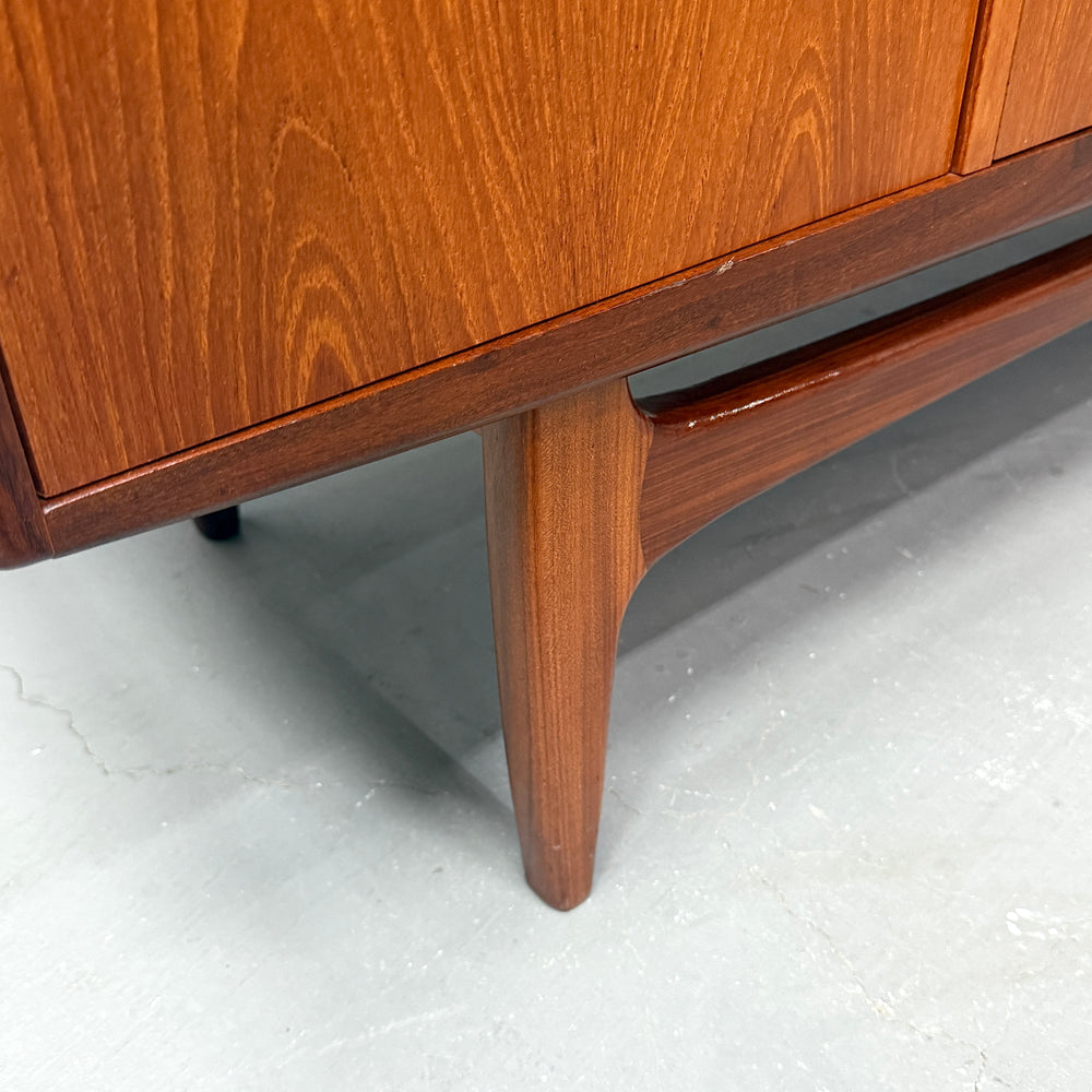 
                      
                        G-PLAN(ジープラン) / Fresco Sideboard フレスコ サイドボード (502)
                      
                    