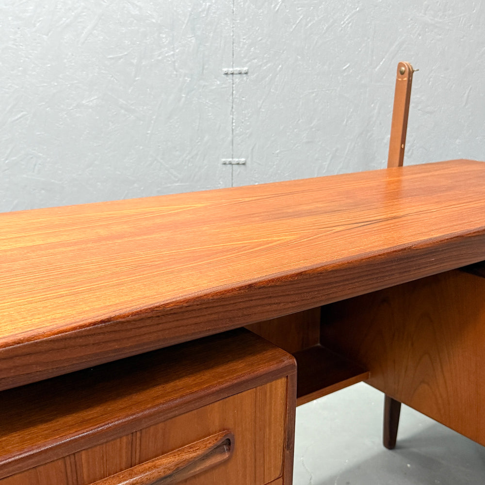 
                      
                        G-PLAN(ジープラン) / DRESSER ドレッサー (501)
                      
                    