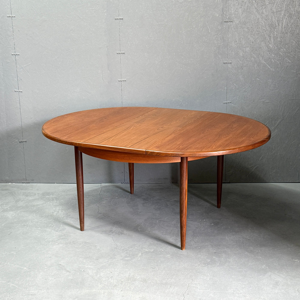 
                      
                        G-PLAN(ジープラン) / Fresco ROUND TABLE フレスコ ラウンドエクステンション ダイニングテーブル (403)
                      
                    