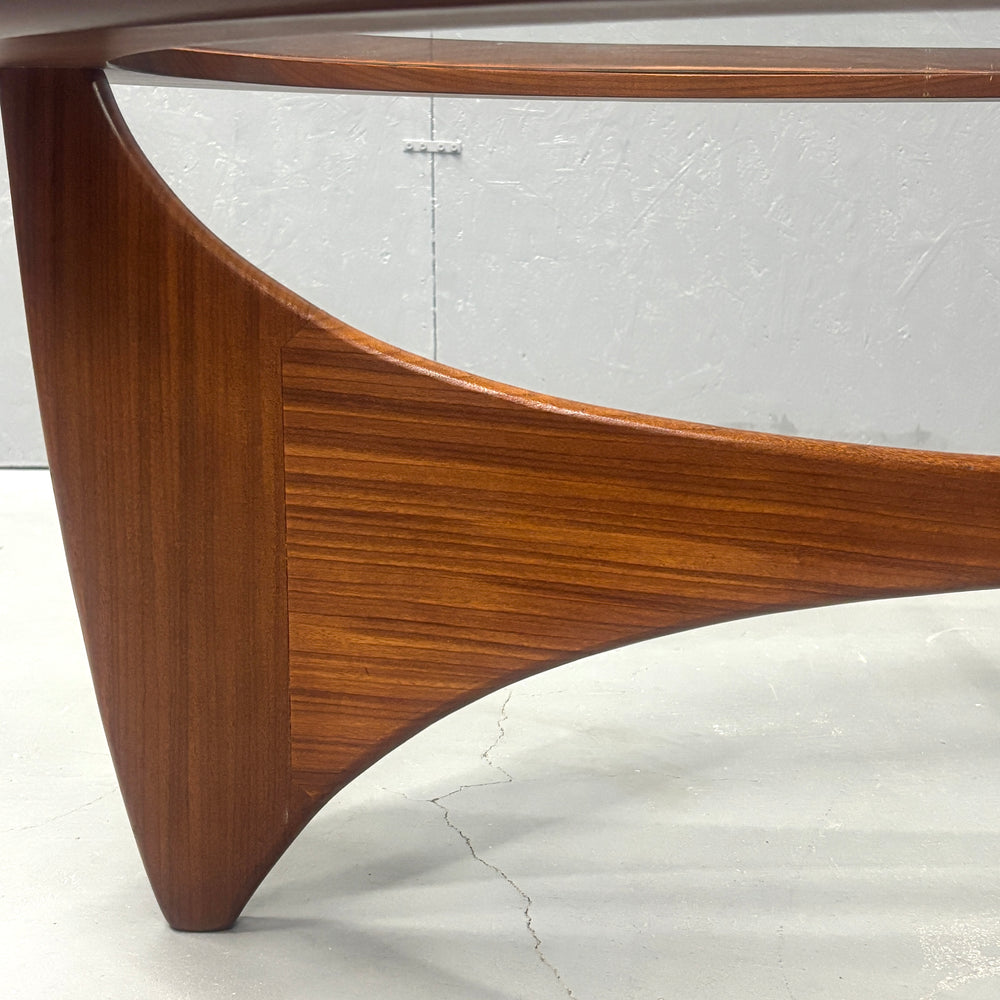
                      
                        G-PLAN(ジープラン) / Astro oval coffee table アストロ オーバルコーヒーテーブル (403)
                      
                    