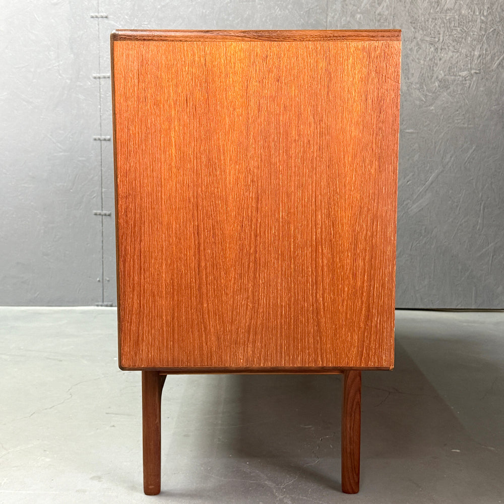 
                      
                        G-PLAN(ジープラン) / Fresco Sideboard フレスコ サイドボード (504)
                      
                    