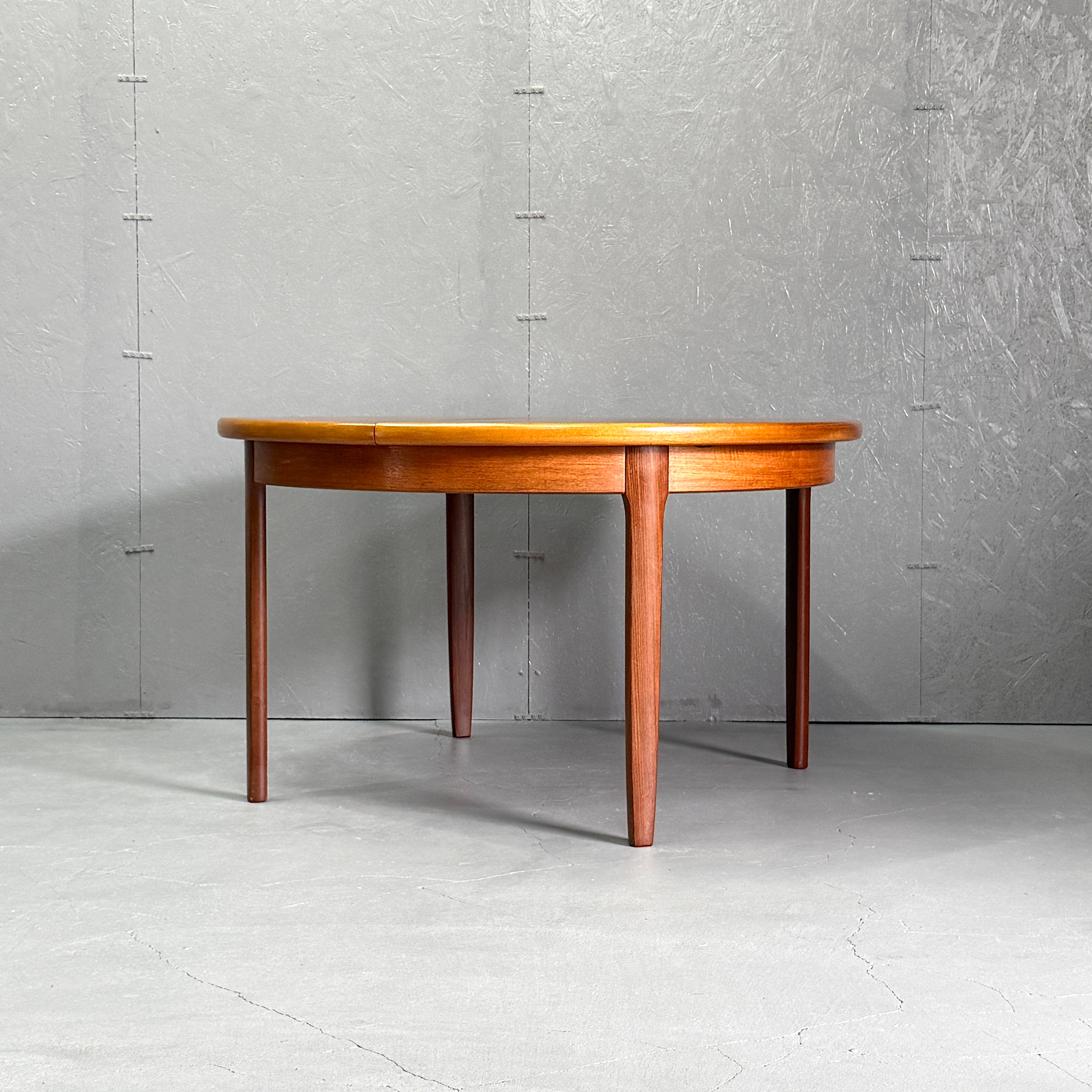 DANISH VINTAGE ROUND TABLE ダニッシュヴィンテージ ラウンドテーブル