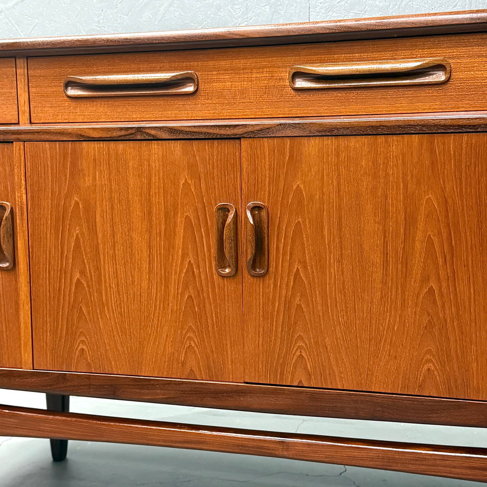 
                      
                        G-PLAN(ジープラン) / Fresco Sideboard フレスコ サイドボード (502)
                      
                    