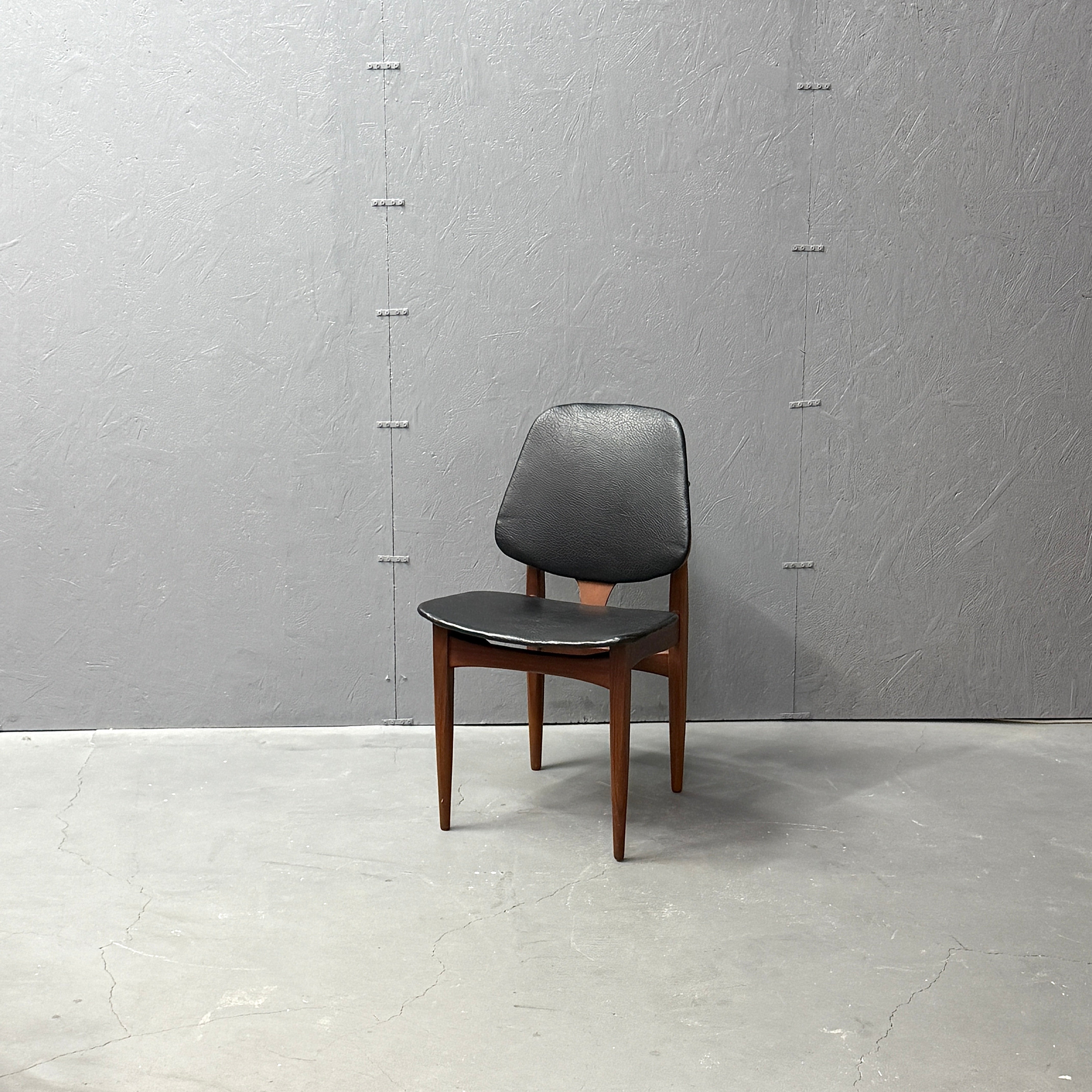 Elliots of Newbury(EON) ヴィンテージチェア (502) Elliots of Newbury(EON) / VINTAGE CHAIR ヴィンテージチェア (502