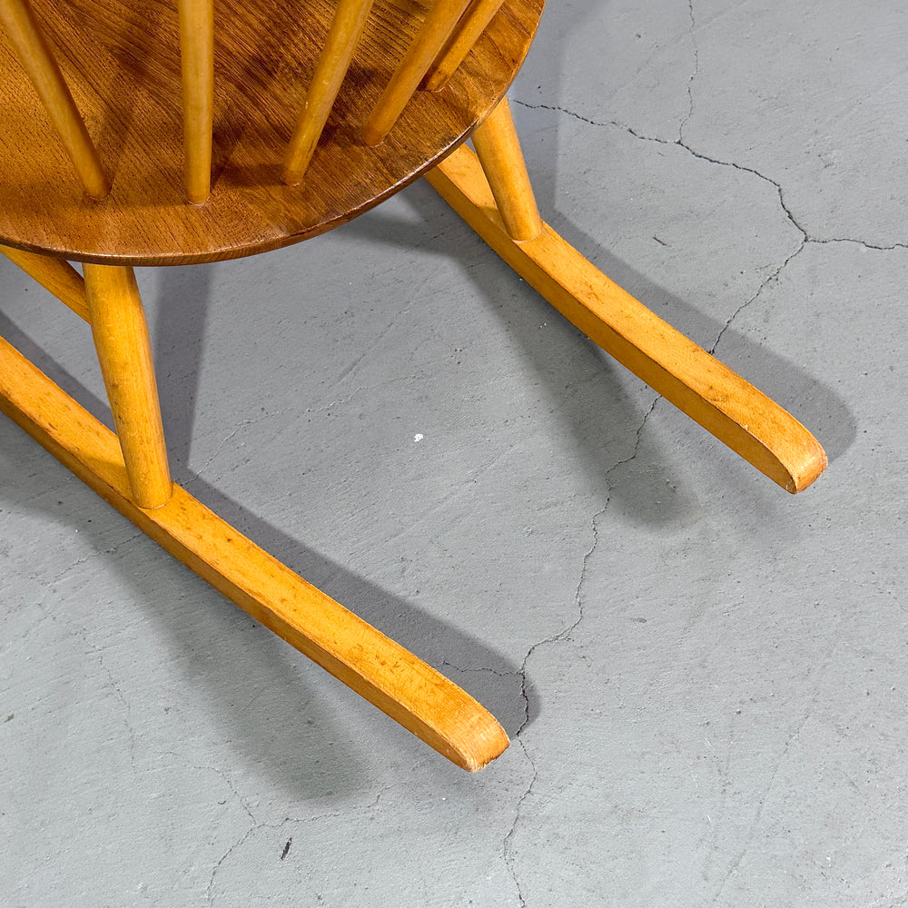 
                      
                        ERCOL(アーコール) COWHORN ROCKING CHAIR / カウホーン ロッキングチェア (301)
                      
                    