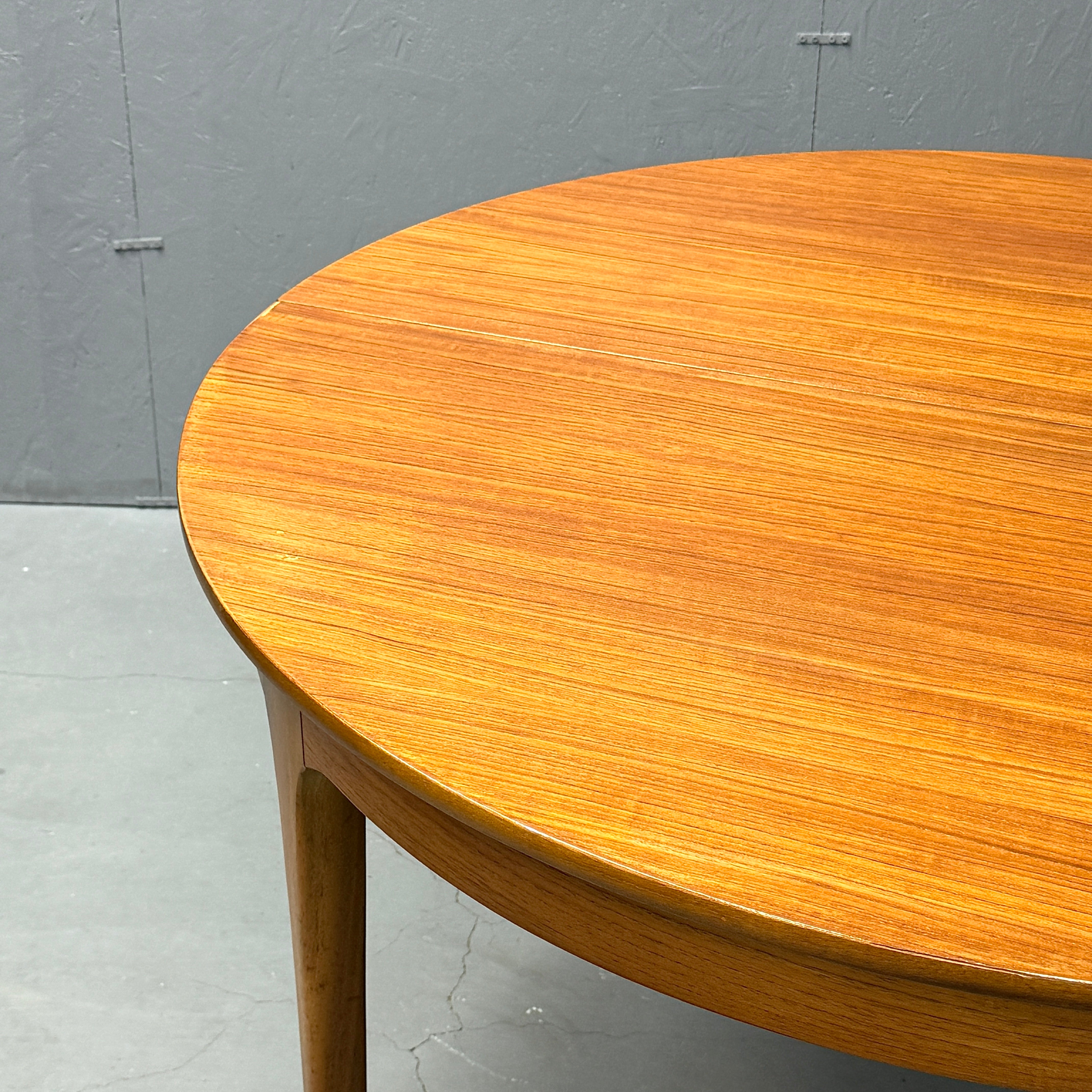 SUTCLIFFE OF TODMORDEN / Extension round table エクステンション