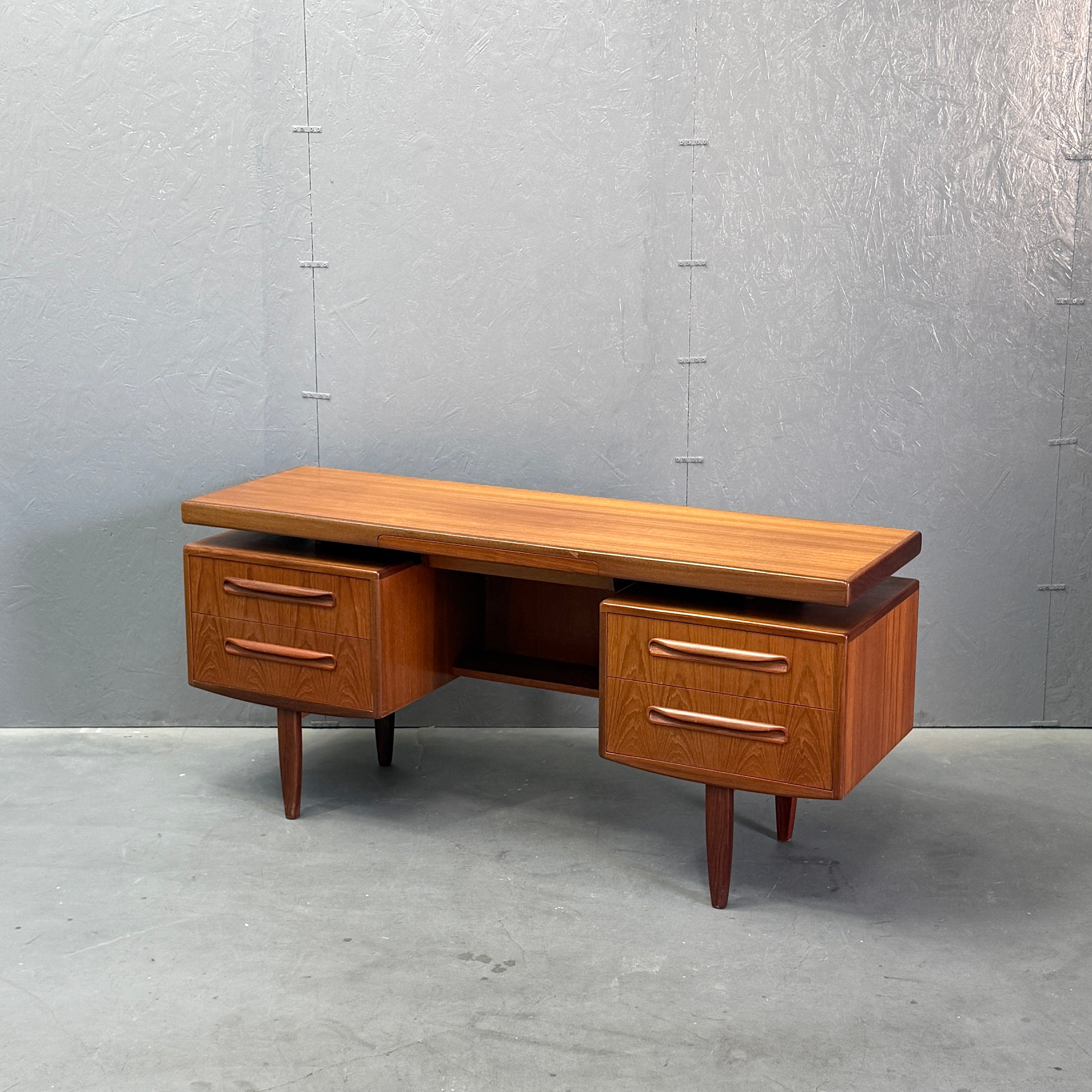 G-PLAN(ジープラン) ドレッサー (601) G-PLAN(ジープラン) / DRESSER ドレッサー (601) – NONOR FURNITURE