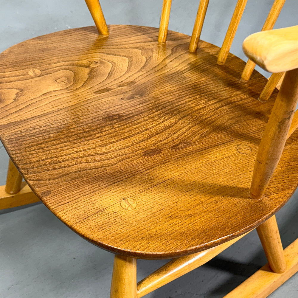 
                      
                        ERCOL(アーコール) COWHORN ROCKING CHAIR / カウホーン ロッキングチェア (301)
                      
                    