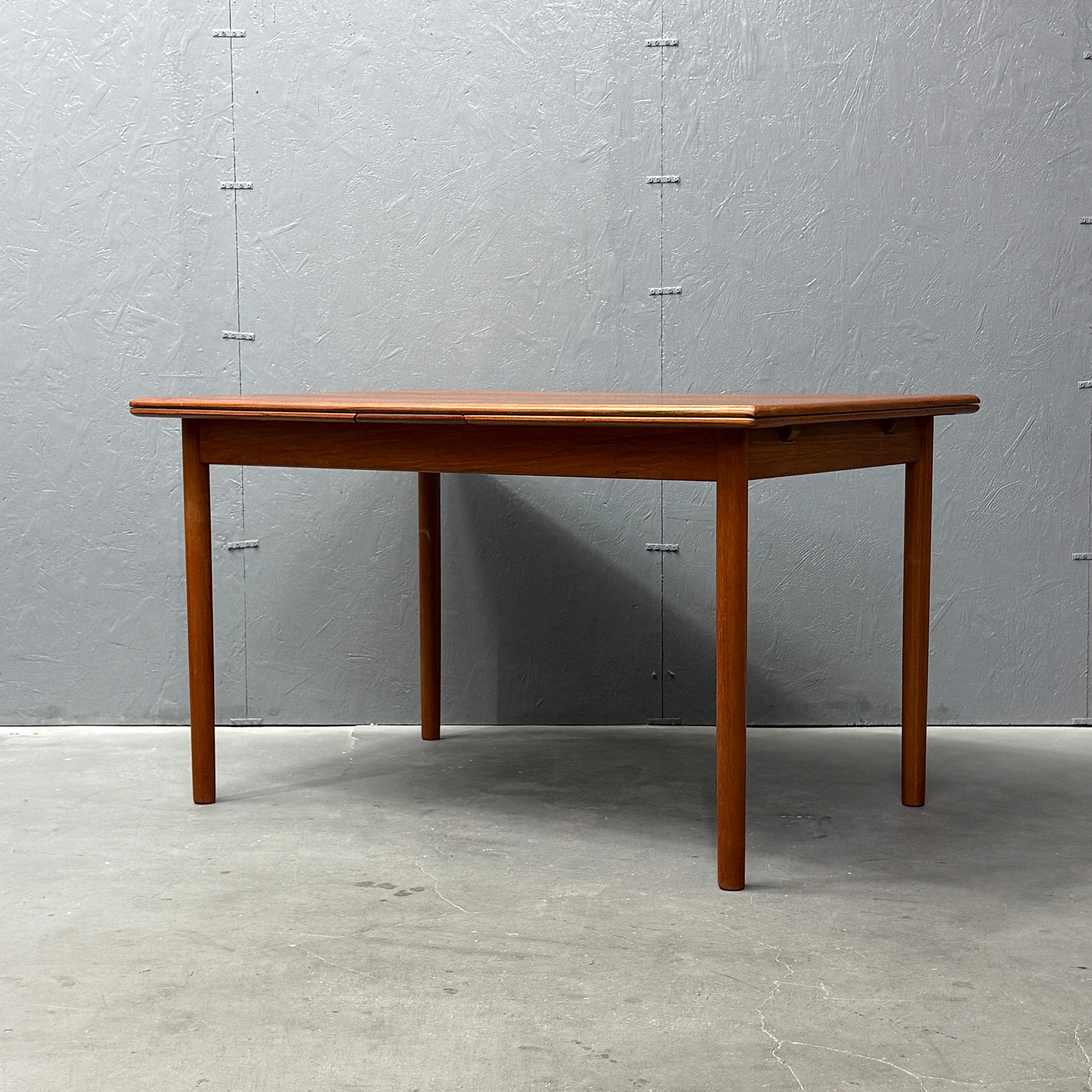 ダイニングテーブル – NONOR FURNITURE