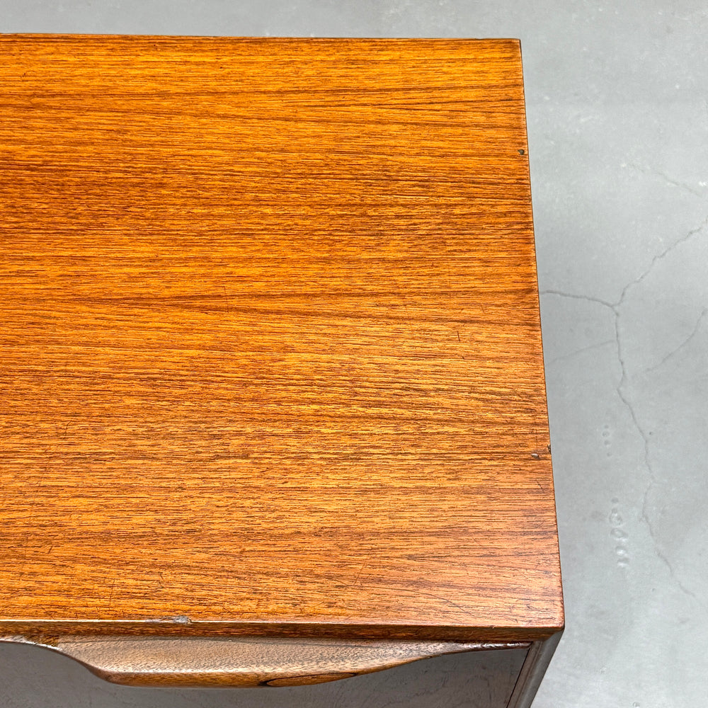 
                      
                        A.H.McINTOSH(マッキントッシュ) /  DUNVEGAN Sideboard (401)
                      
                    