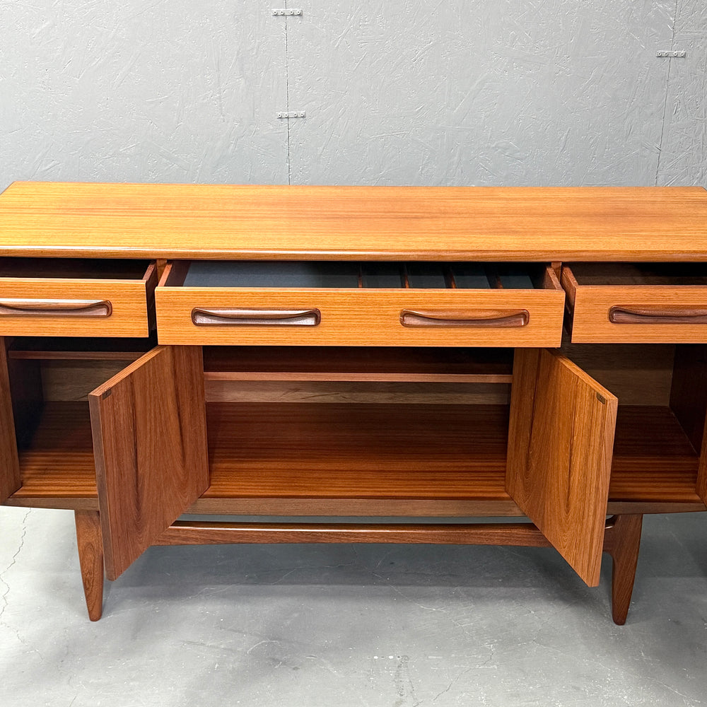 
                      
                        G-PLAN(ジープラン) / Fresco Sideboard フレスコ サイドボード (501)
                      
                    