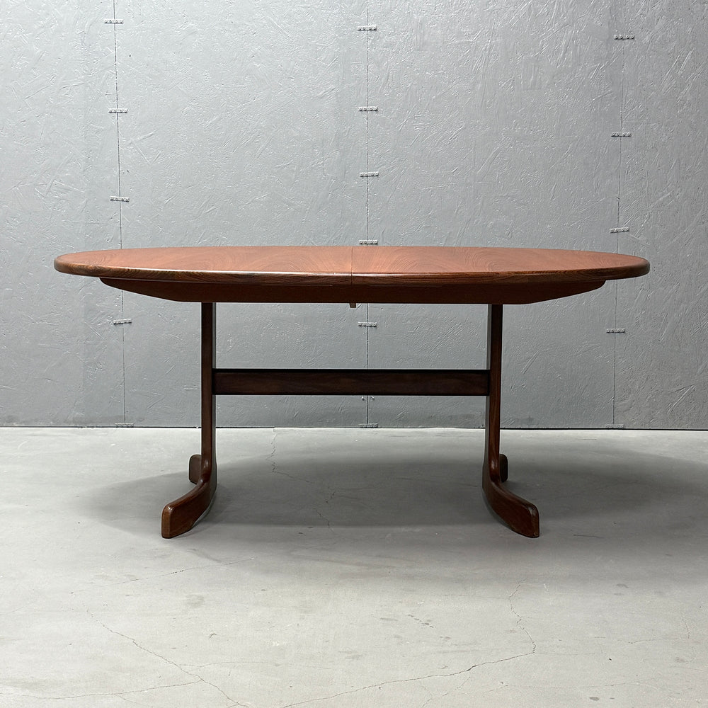 
                      
                        G-PLAN(ジープラン) / WHALE TAILE OVAL TABLE ホエールレッグ オーバルダイニングテーブル (401)
                      
                    