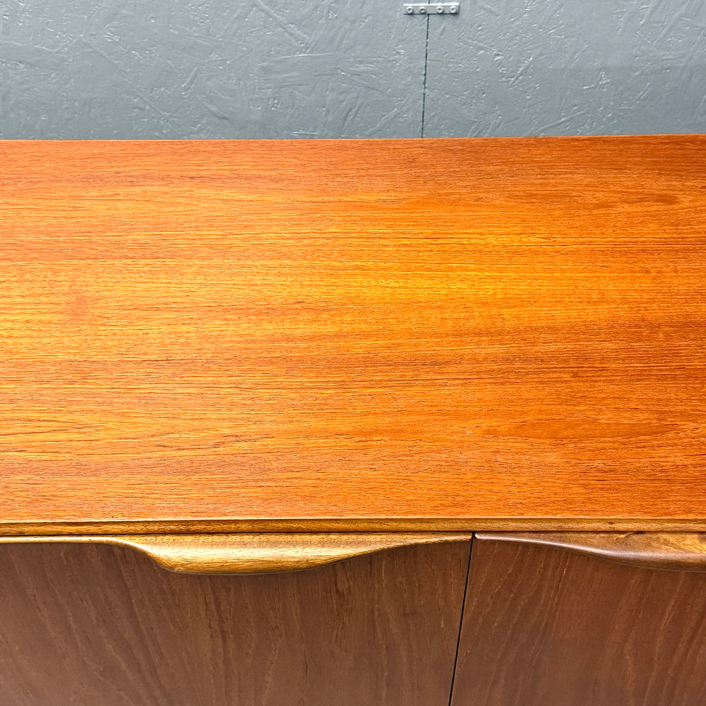 
                      
                        A.H.McINTOSH(マッキントッシュ) /  DUNVEGAN Sideboard (402)
                      
                    