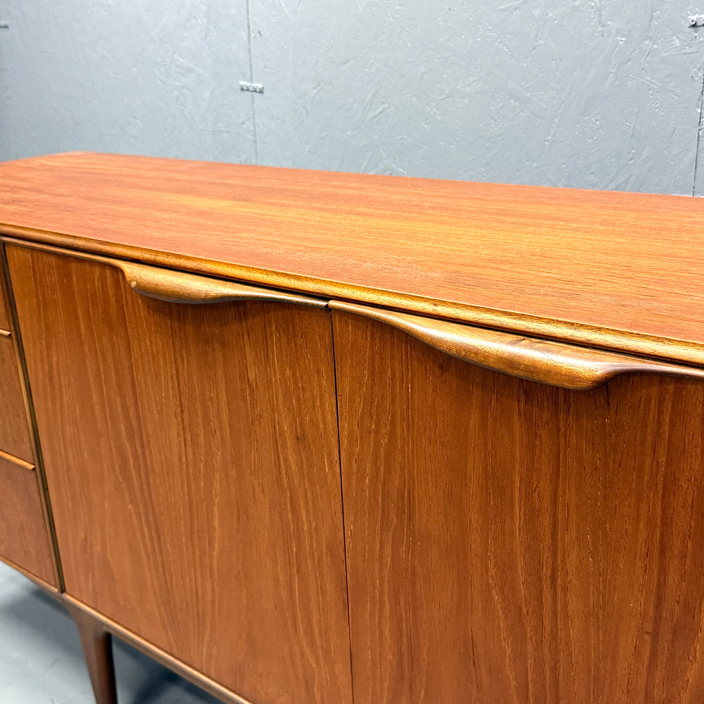 
                      
                        A.H.McINTOSH(マッキントッシュ) /  DUNVEGAN Sideboard (402)
                      
                    