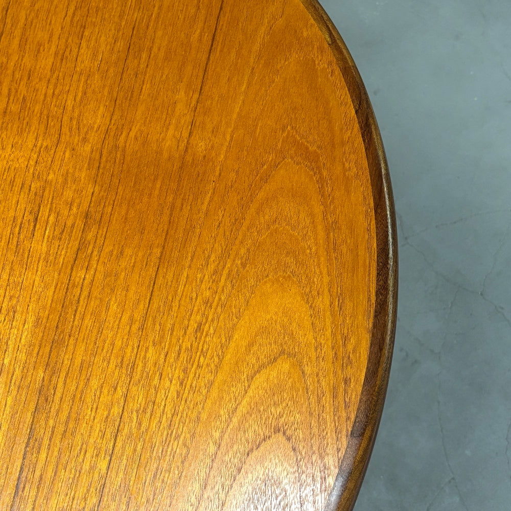 
                      
                        G-PLAN(ジープラン) / WHALE TAILE OVAL TABLE ホエールレッグ オーバルダイニングテーブル (301)
                      
                    